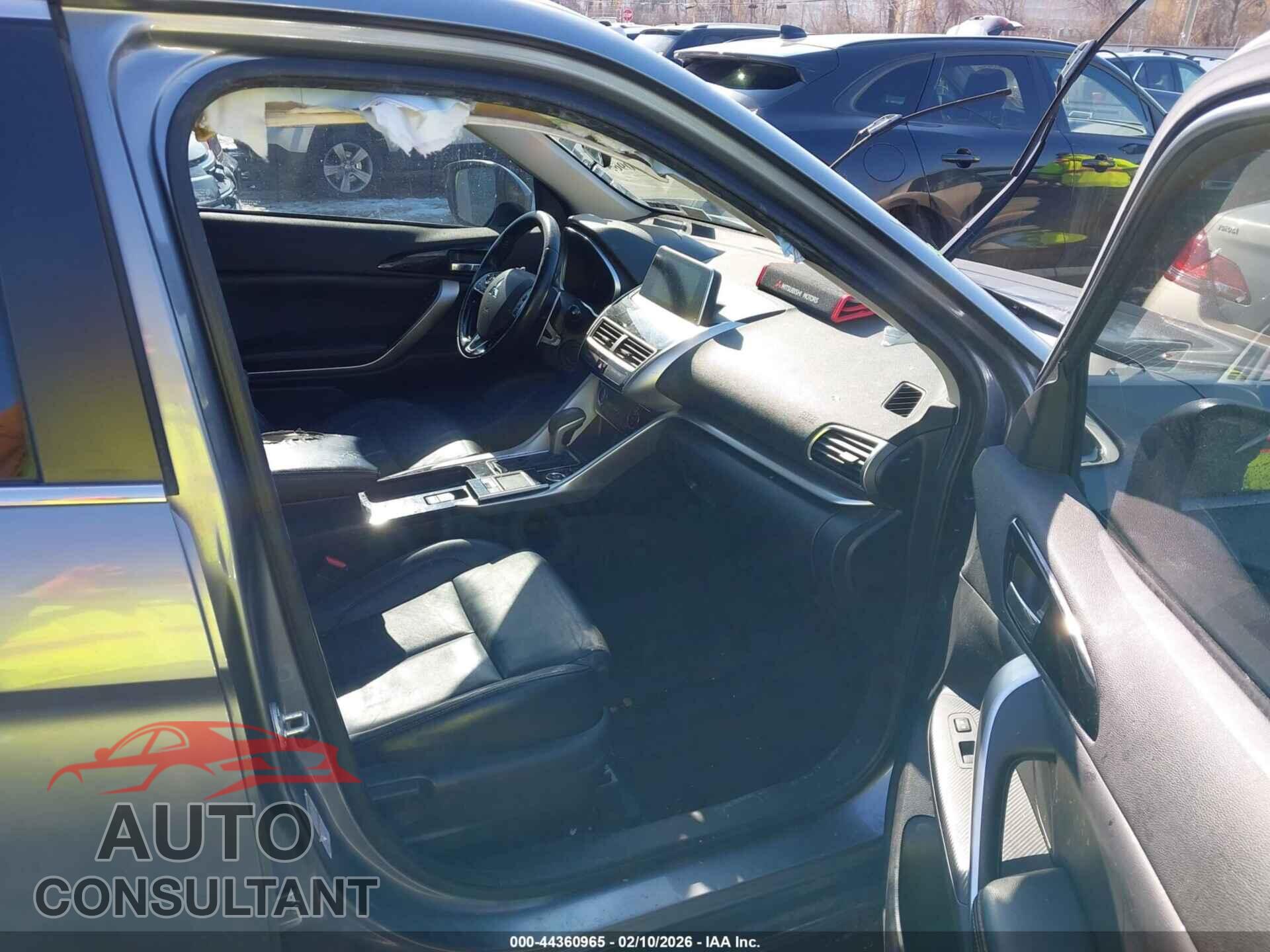 MITSUBISHI ECLIPSE CROSS 2018 - JA4AT5AA8JZ042326