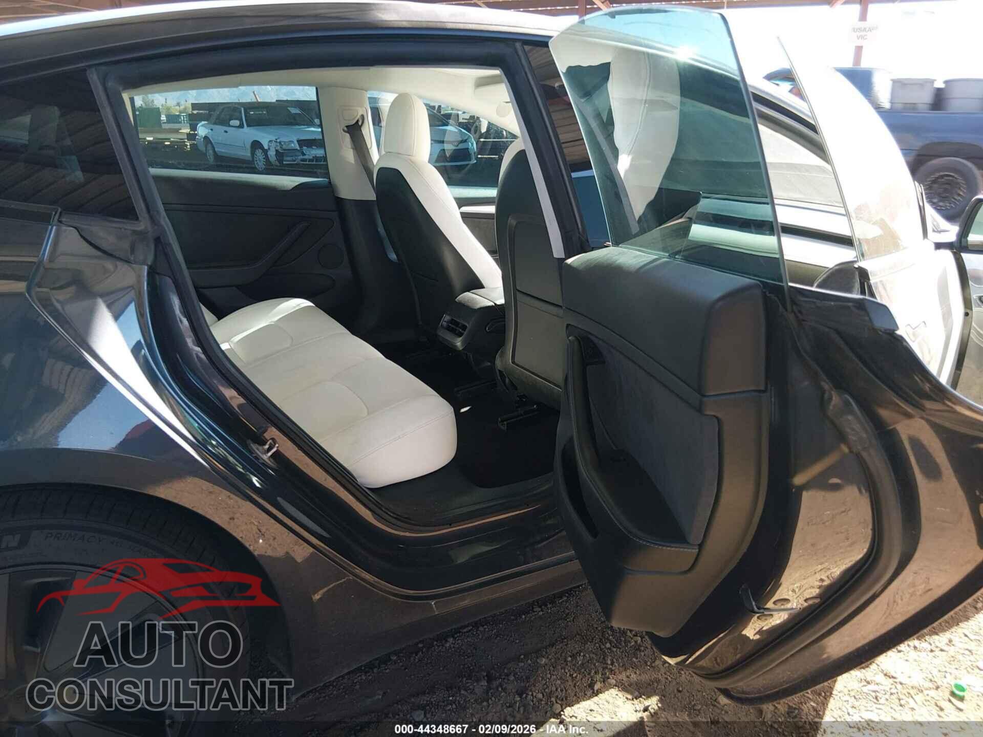 TESLA MODEL 3 2021 - 5YJ3E1EA4MF071358