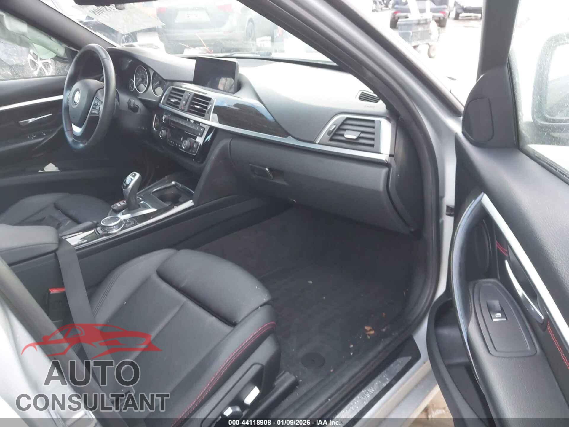 BMW 328I 2016 - WBA8E9G57GNU28121
