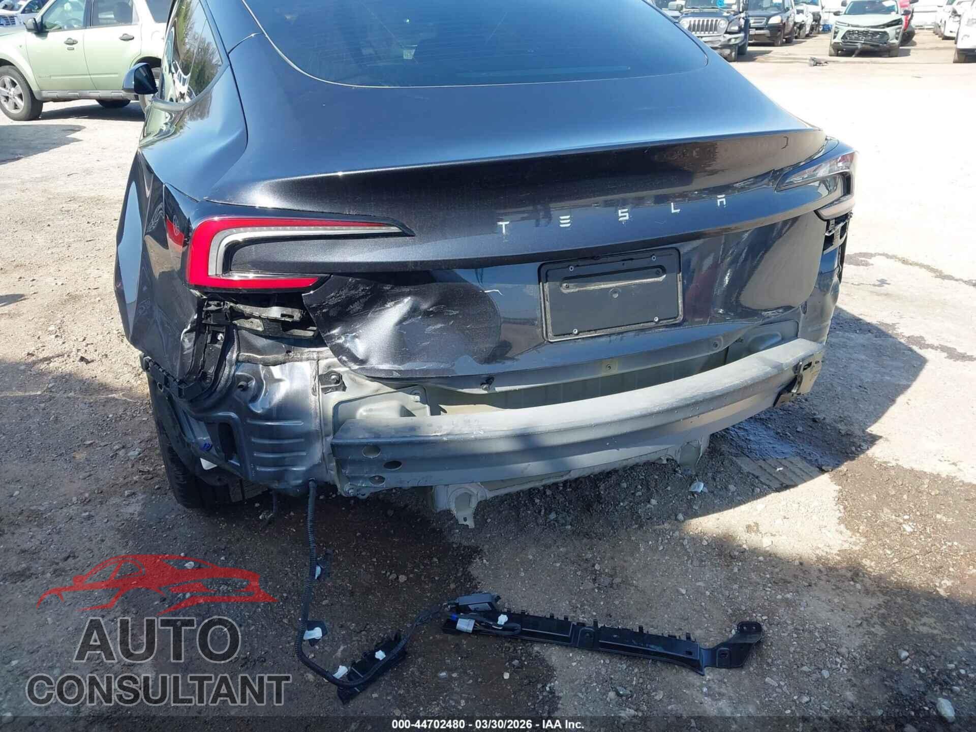 TESLA MODEL 3 2024 - 5YJ3E1EA6RF836089
