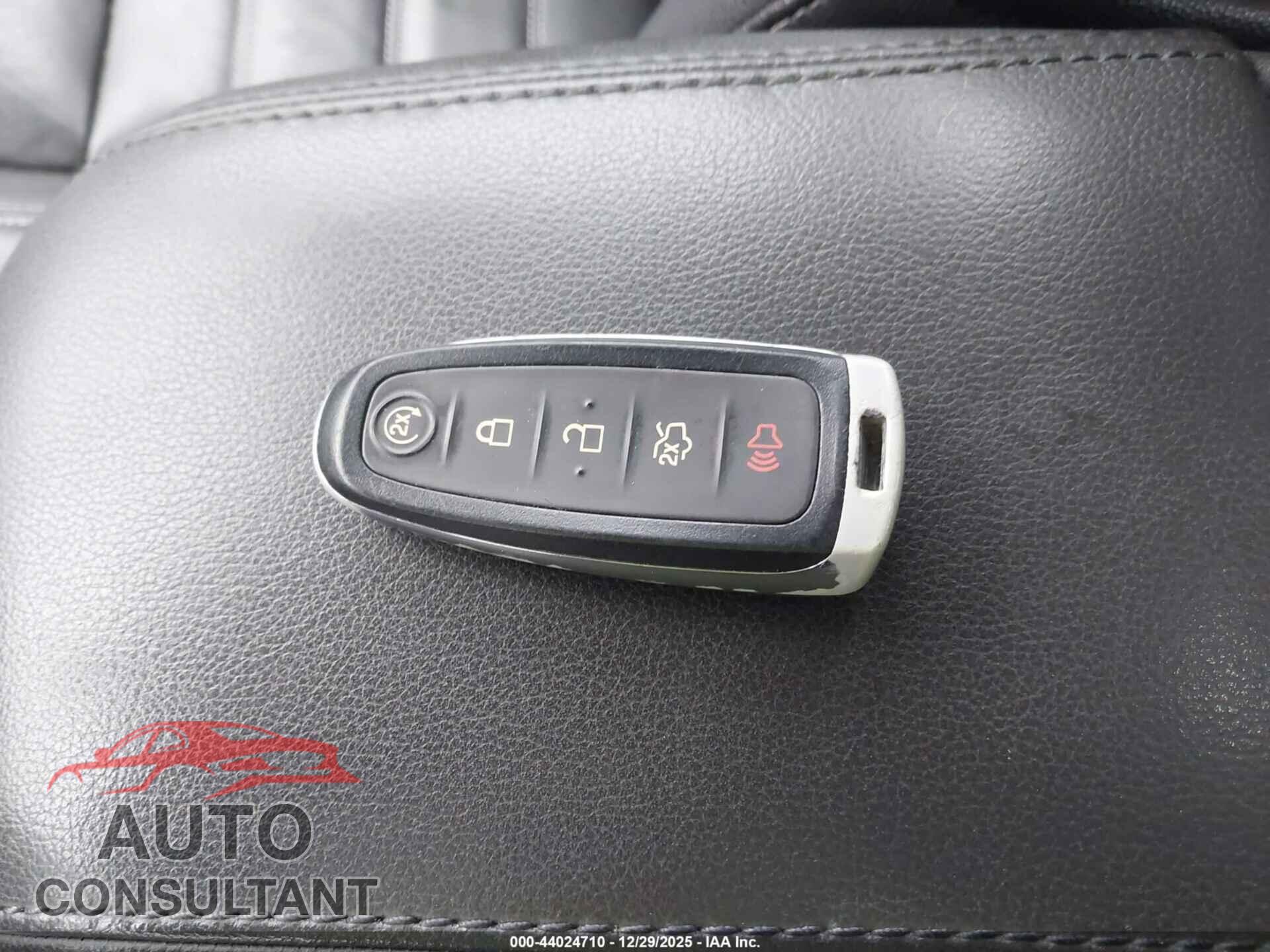 FORD C-MAX ENERGI 2017 - 1FADP5FU2HL102601