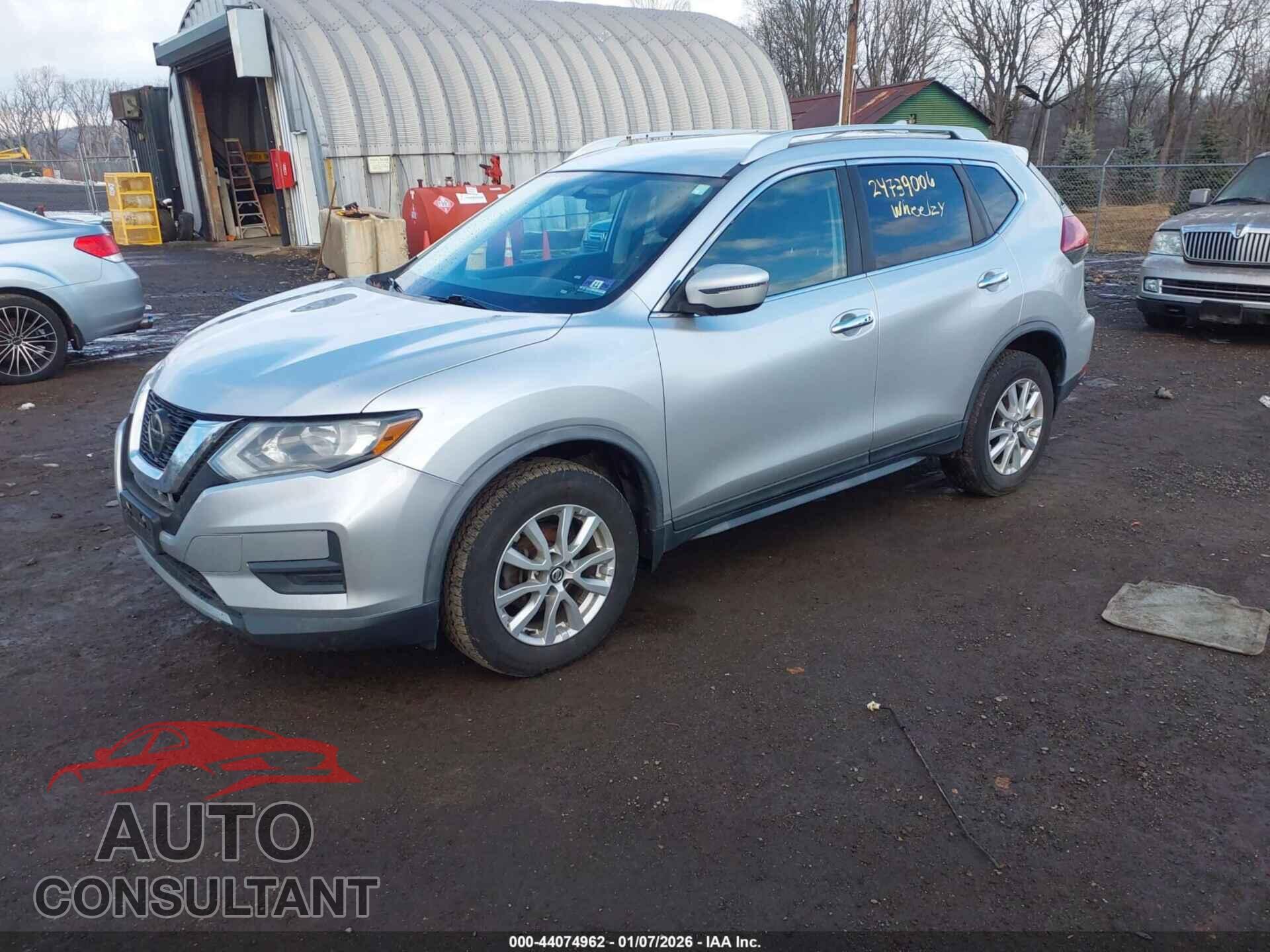 NISSAN ROGUE 2018 - KNMAT2MV4JP615432