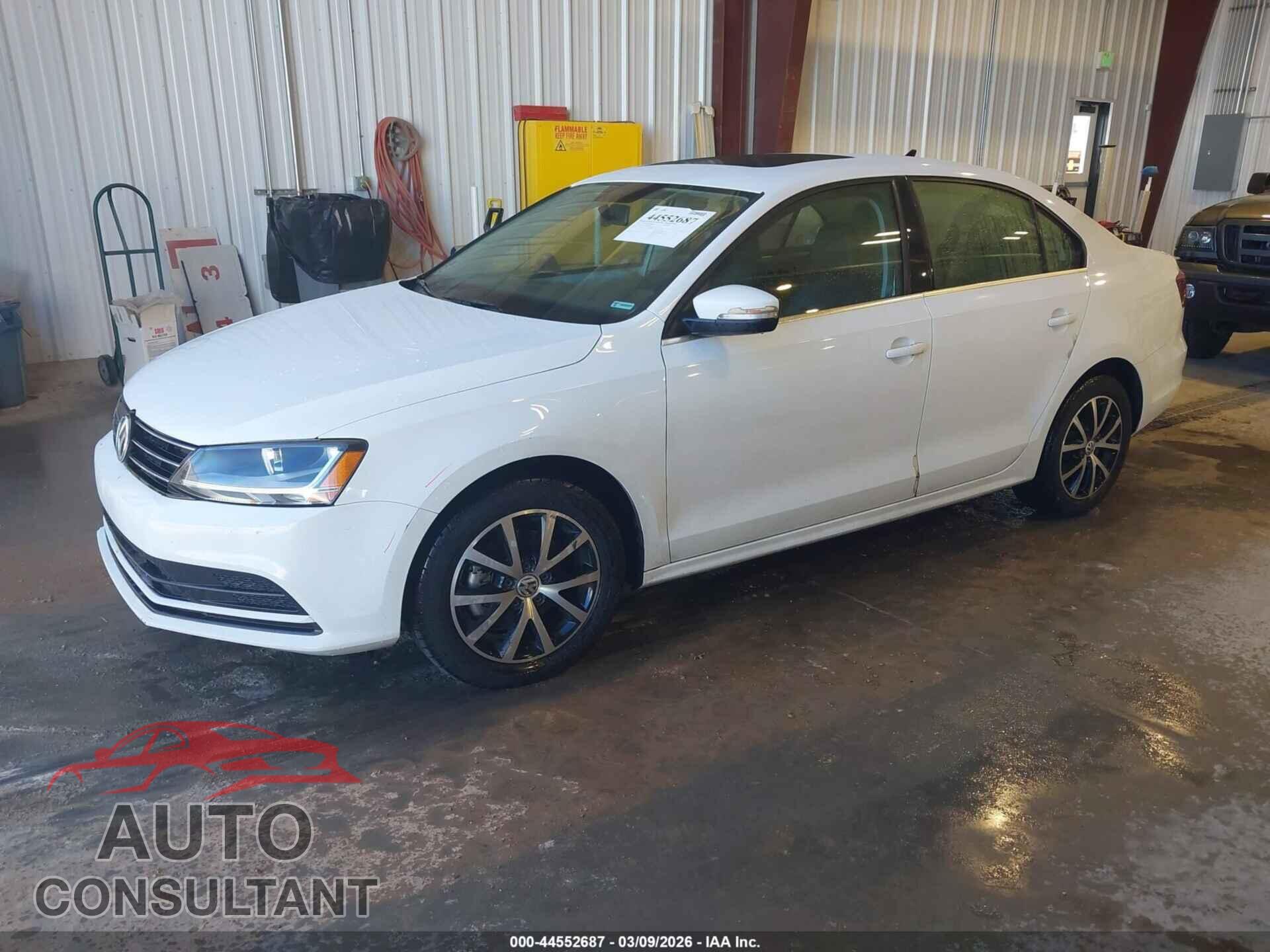 VOLKSWAGEN JETTA 2017 - 3VWDB7AJ5HM404381