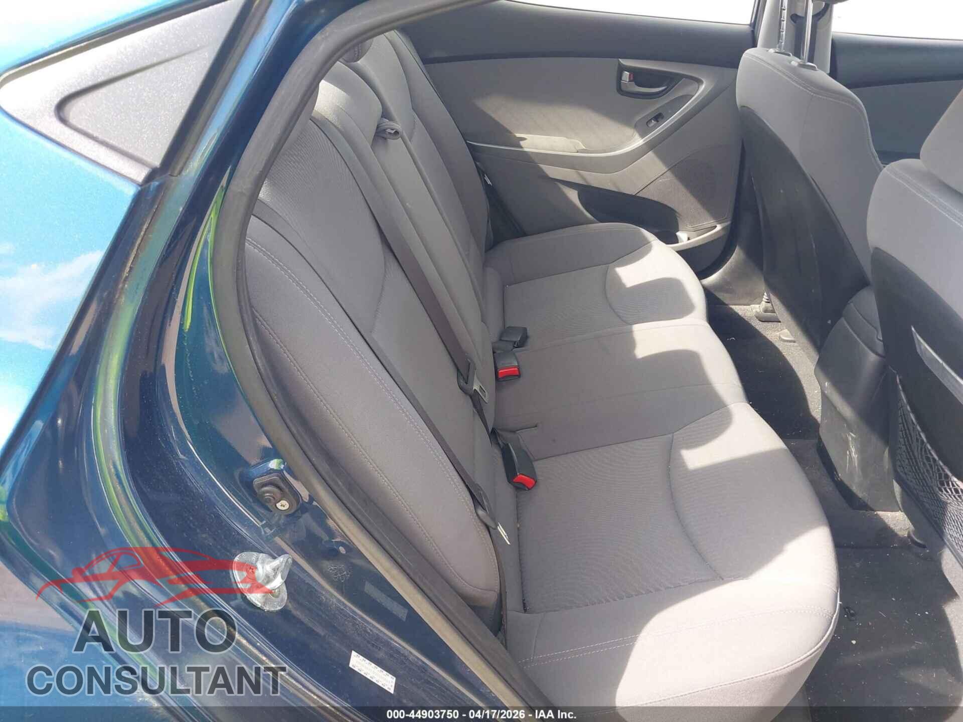HYUNDAI ELANTRA 2016 - KMHDH4AE8GU580849
