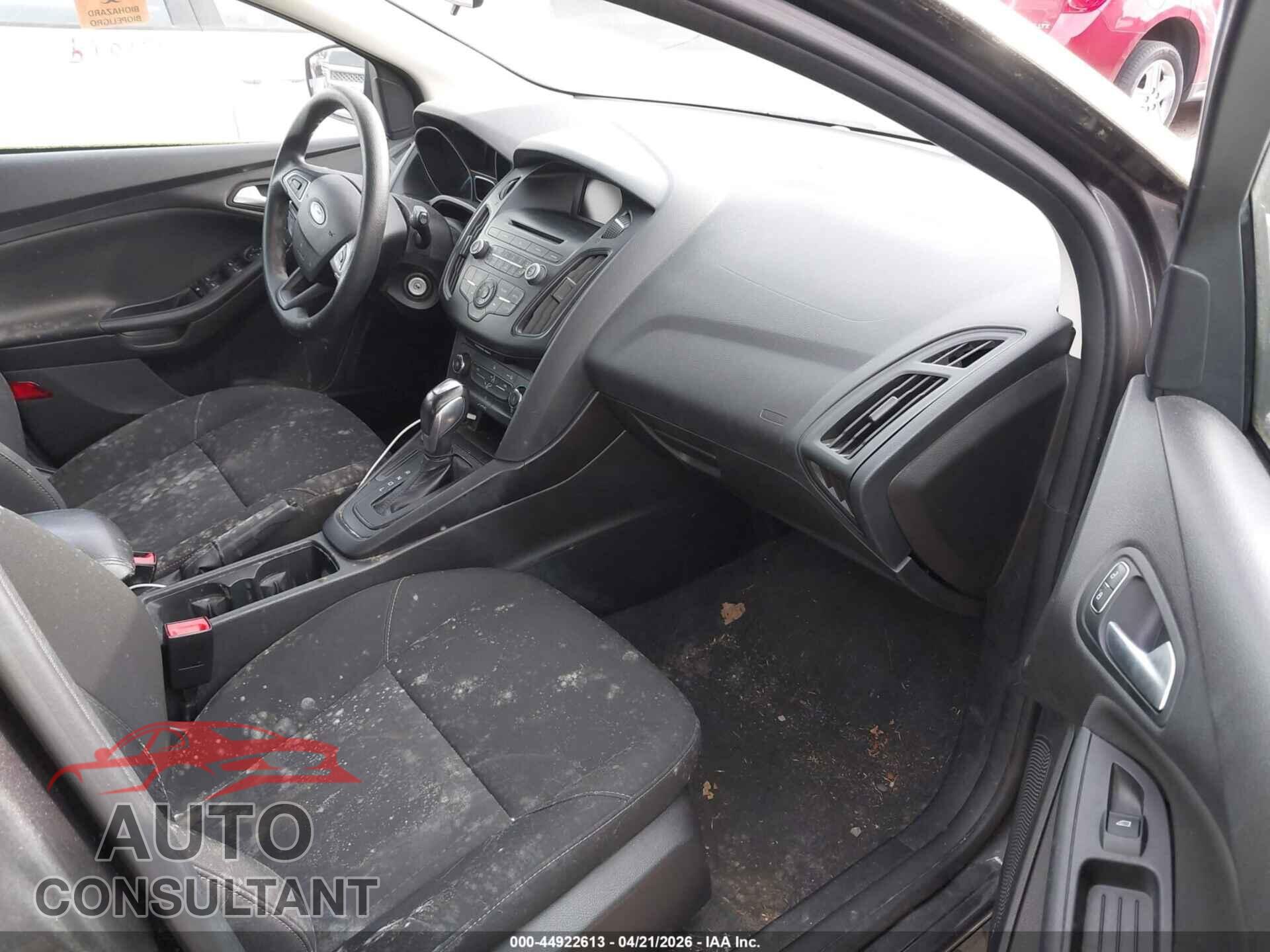 FORD FOCUS 2015 - 1FADP3K29FL314708