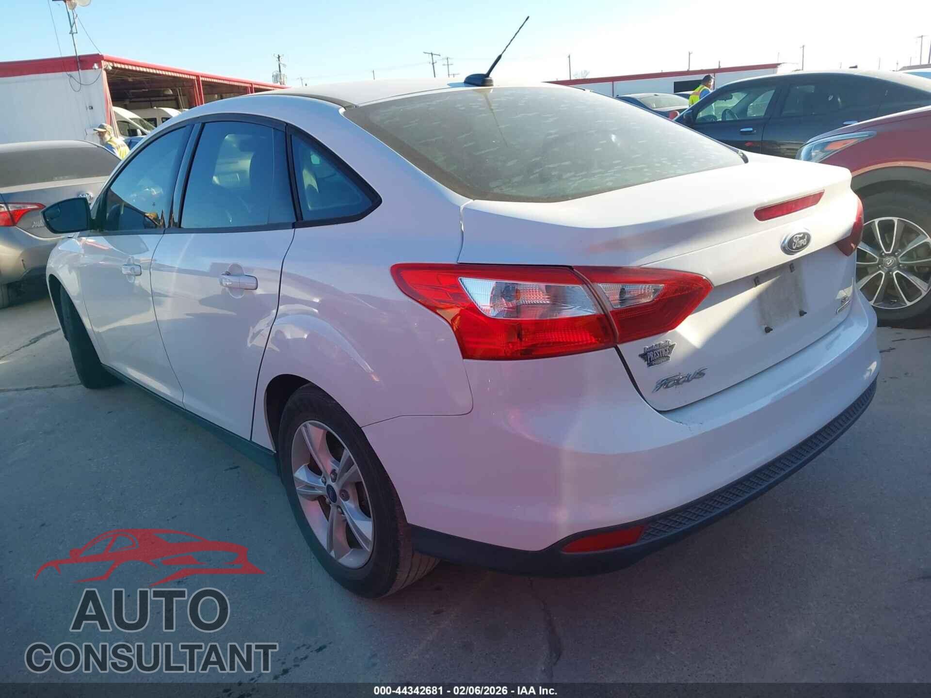 FORD FOCUS 2014 - 1FADP3F23EL439826
