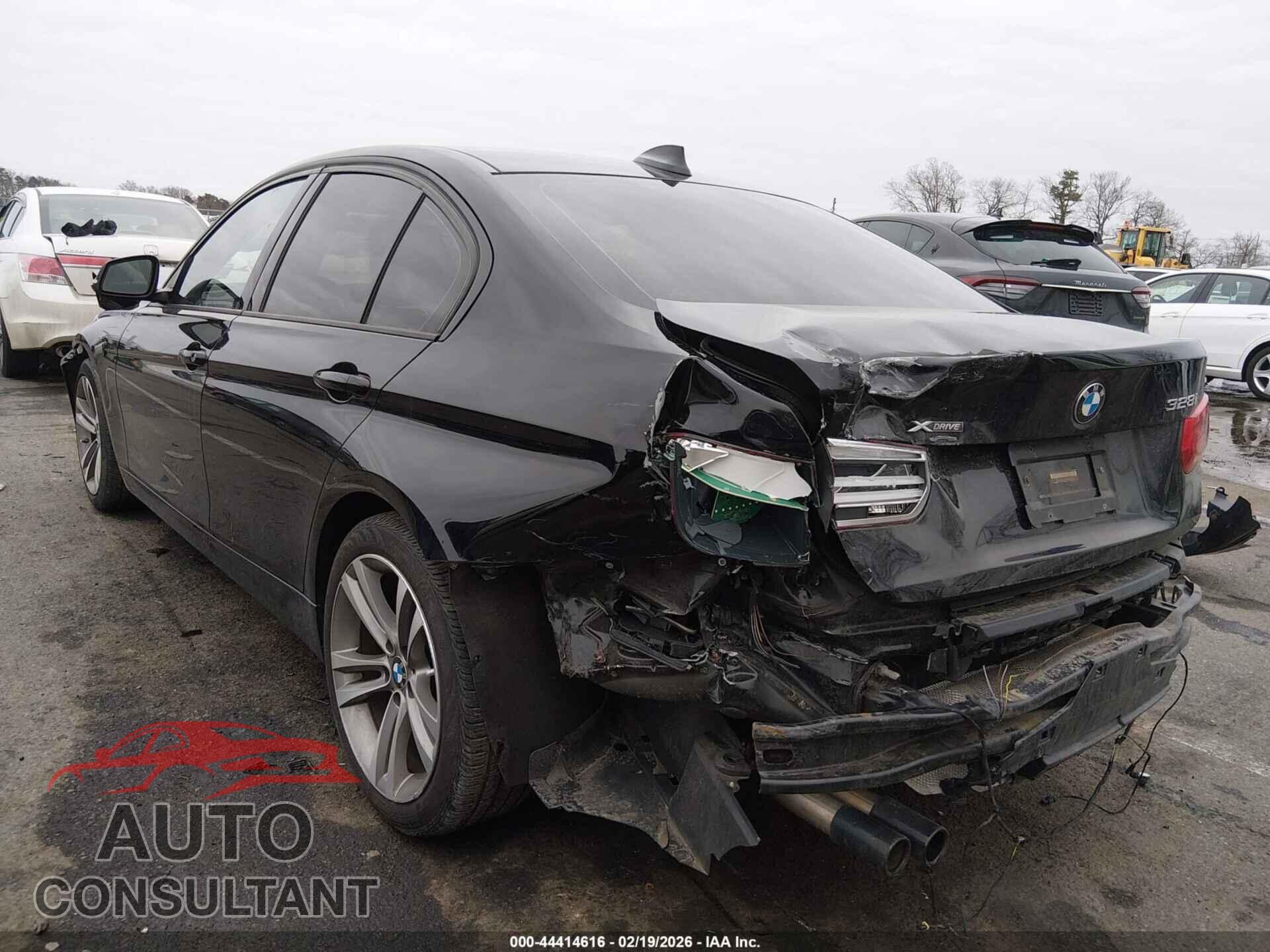 BMW 328I 2016 - WBA8E3G56GNU03367
