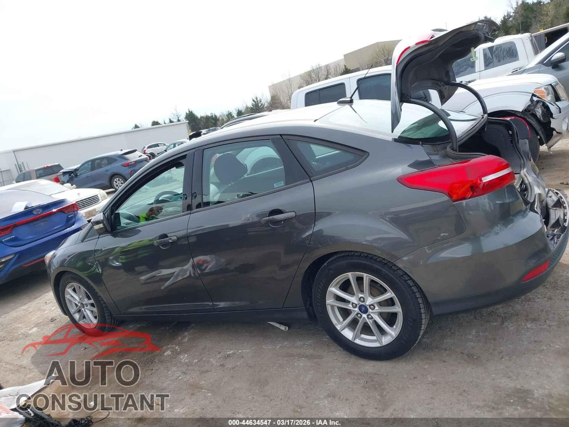 FORD FOCUS 2017 - 1FADP3F28HL249573