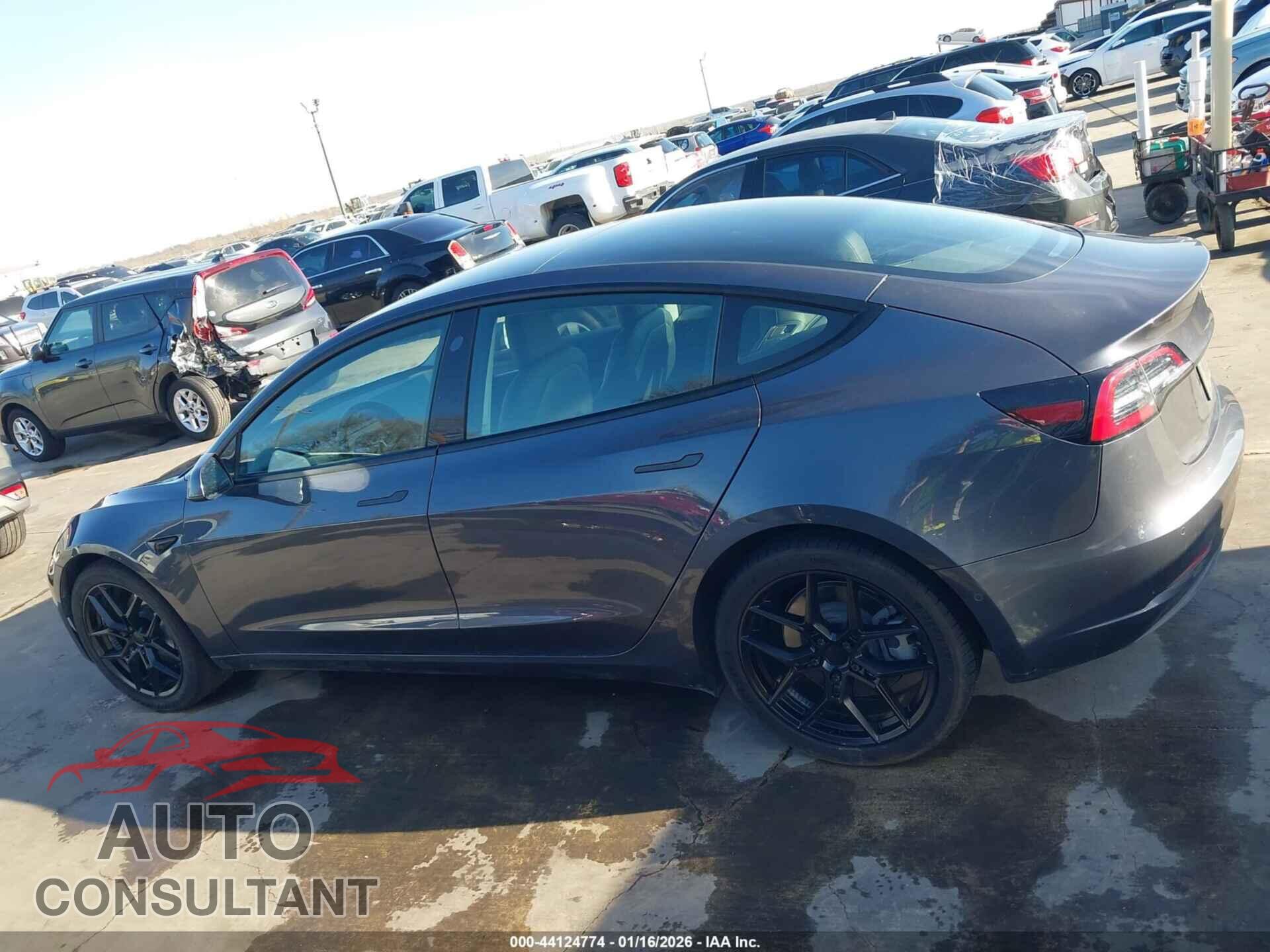 TESLA MODEL 3 2022 - 5YJ3E1EB2NF201938