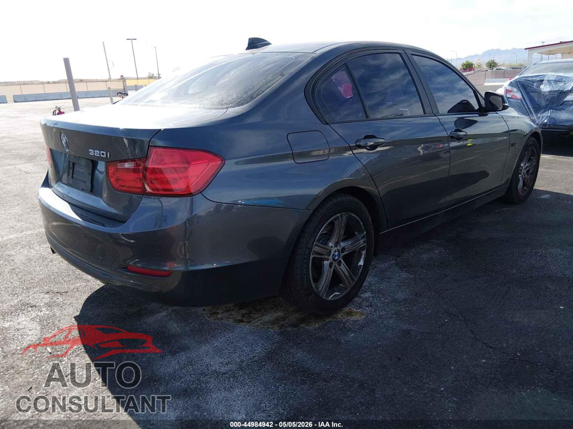 BMW 320I 2015 - WBA3B1G51FNT05868