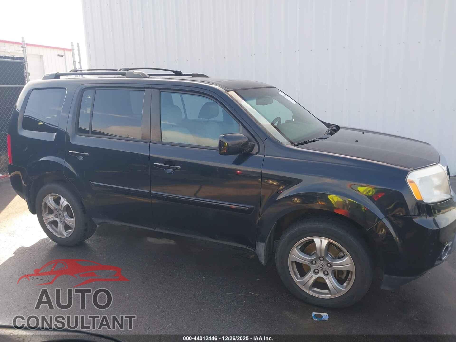 HONDA PILOT 2013 - 5FNYF4H50DB071196