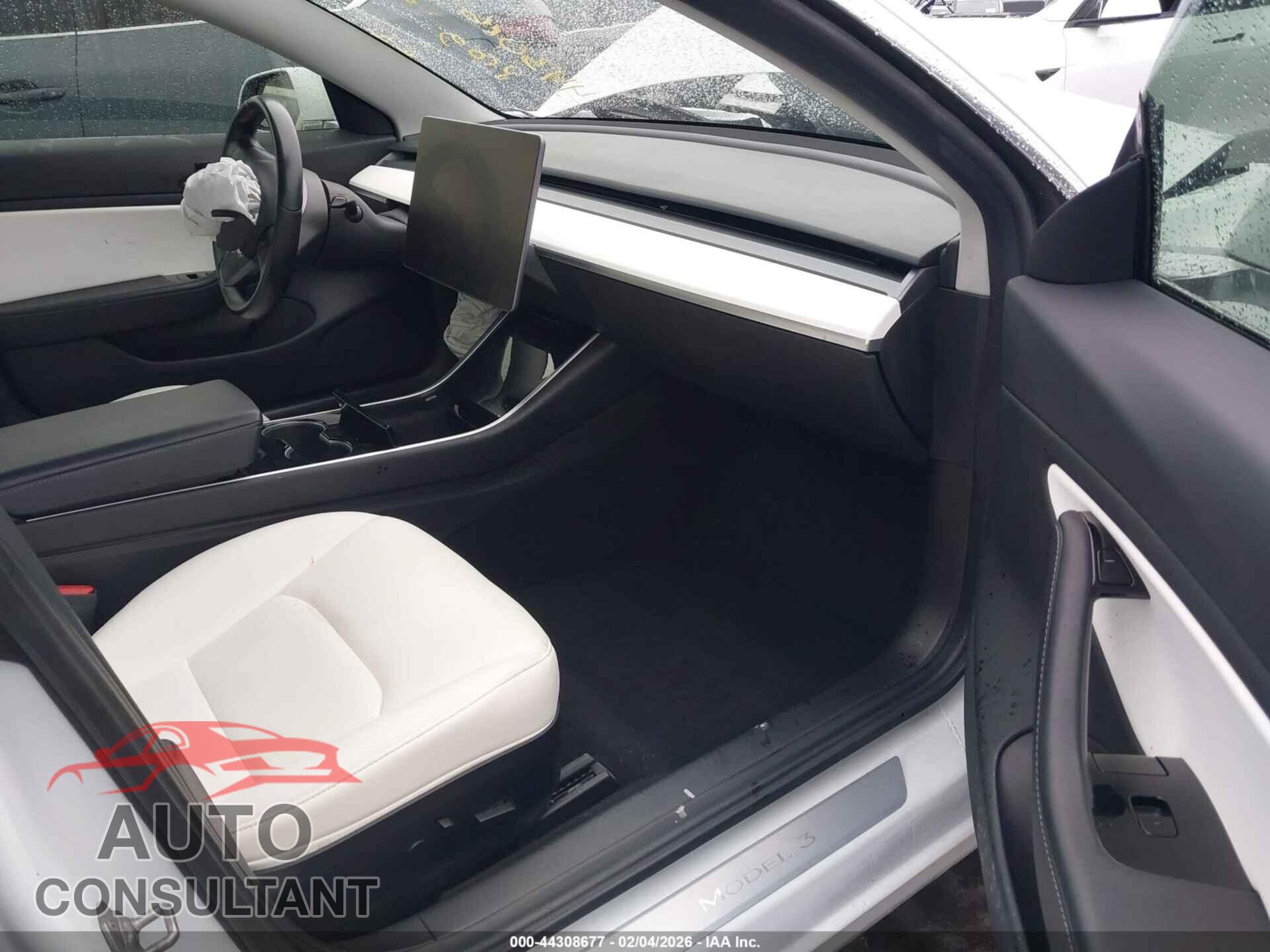 TESLA MODEL 3 2018 - 5YJ3E1EA7JF155394