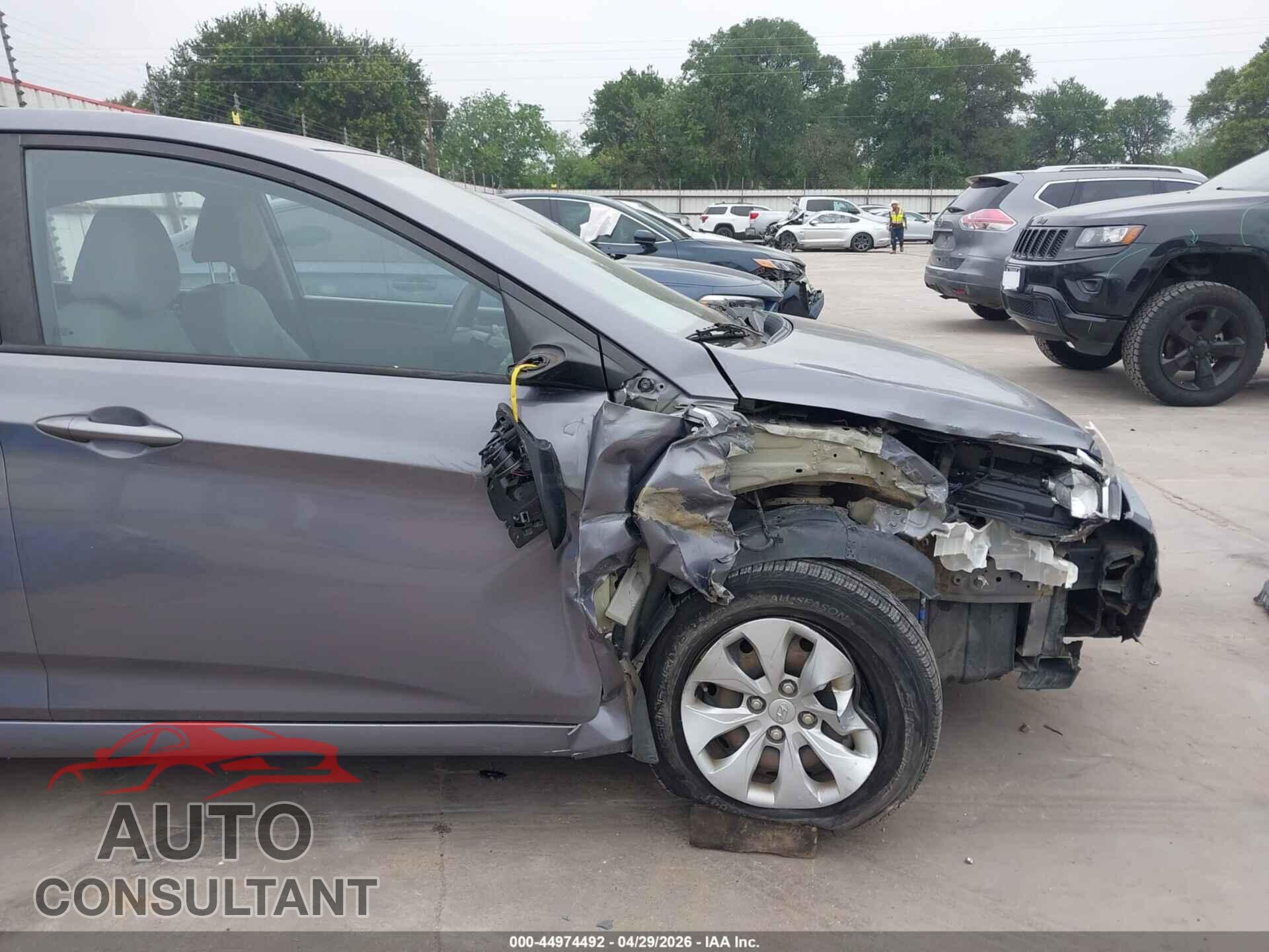 HYUNDAI ACCENT 2017 - KMHCT4AE5HU277538