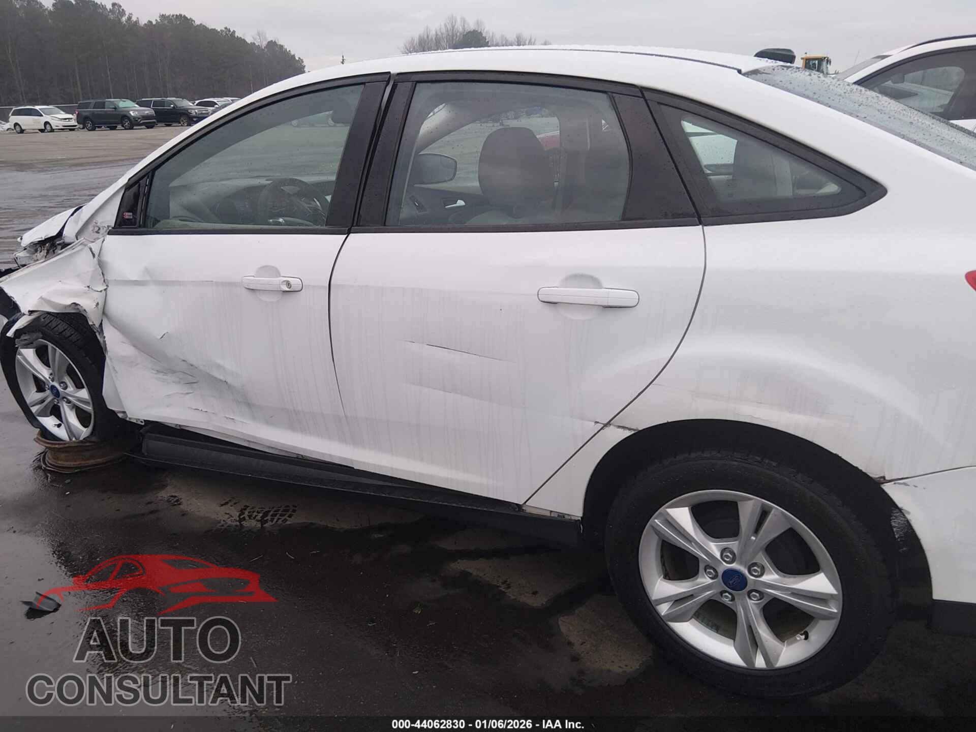 FORD FOCUS 2014 - 1FADP3F29EL215217