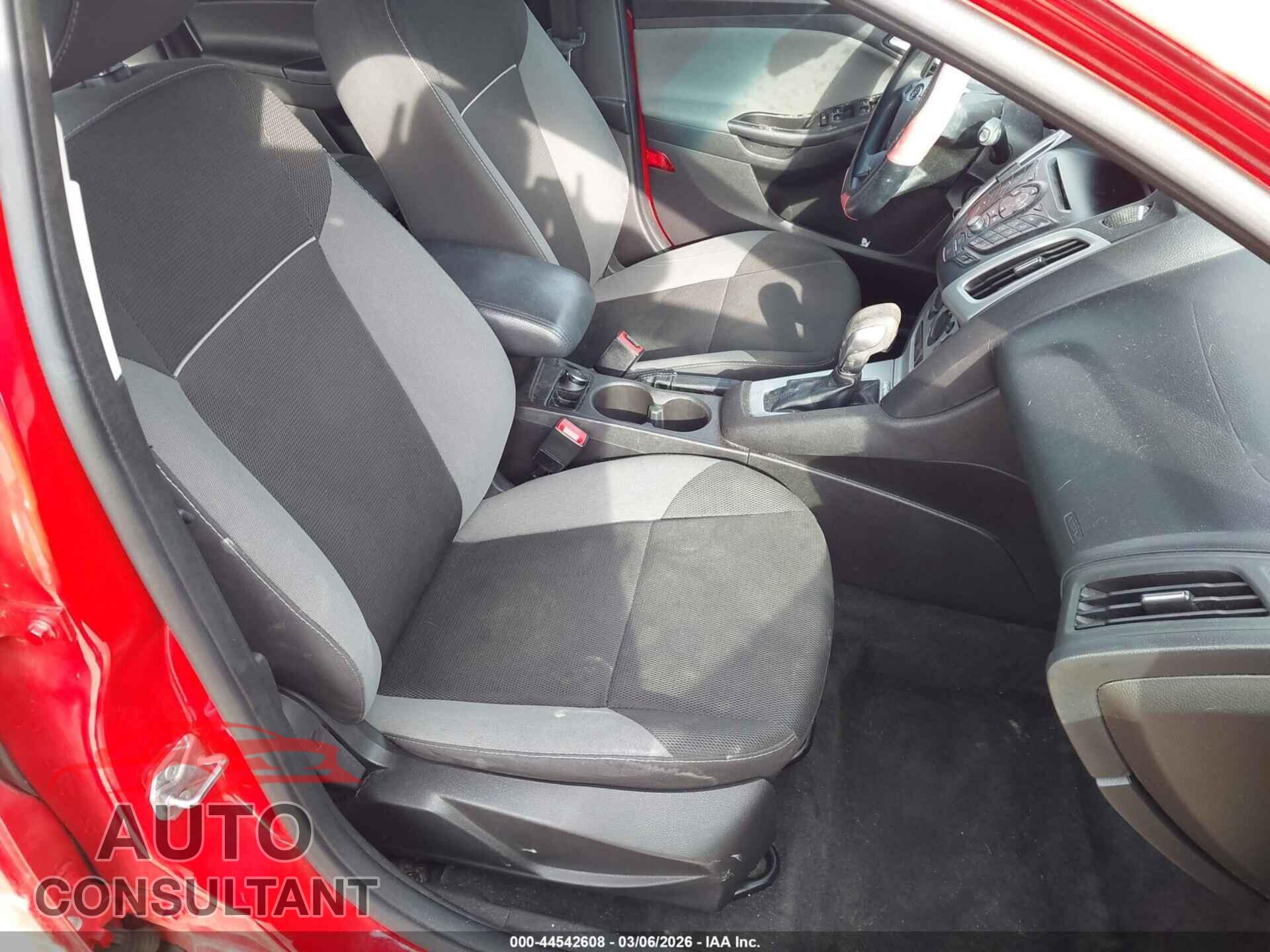 FORD FOCUS 2014 - 1FADP3K20EL273075