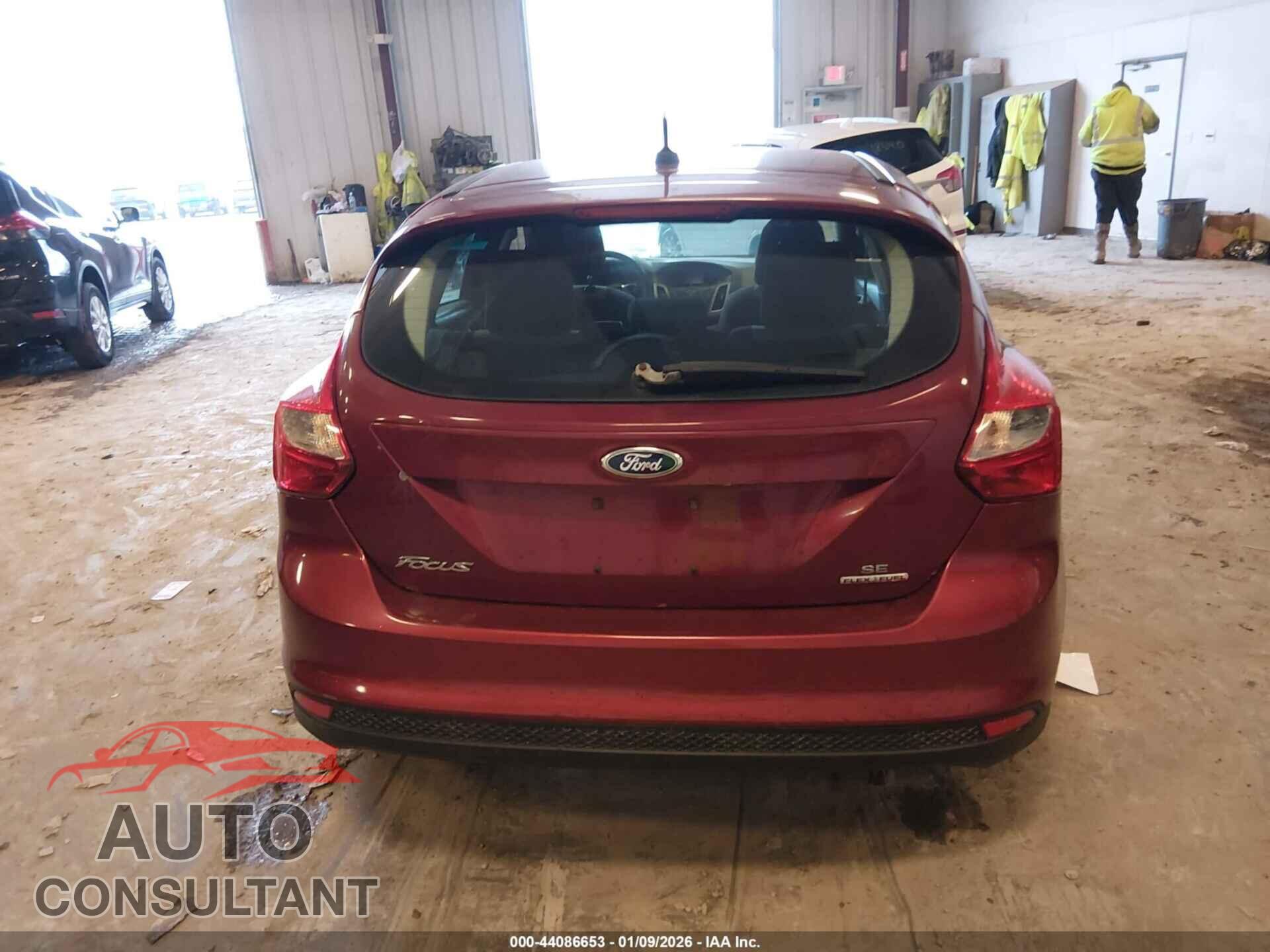FORD FOCUS 2014 - 1FADP3K2XEL235577