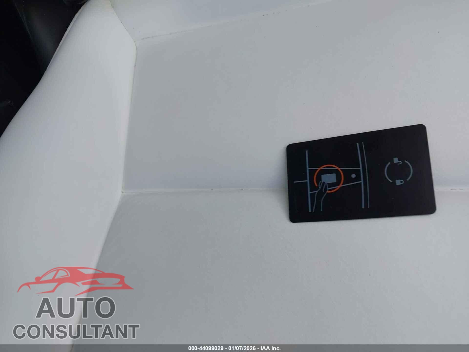 TESLA MODEL Y 2024 - 7SAYGDED3RF095432