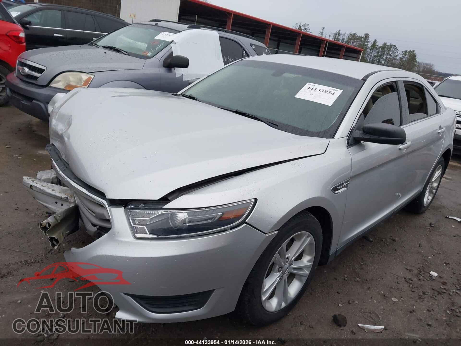 FORD TAURUS 2018 - 1FAHP2D82JG127065