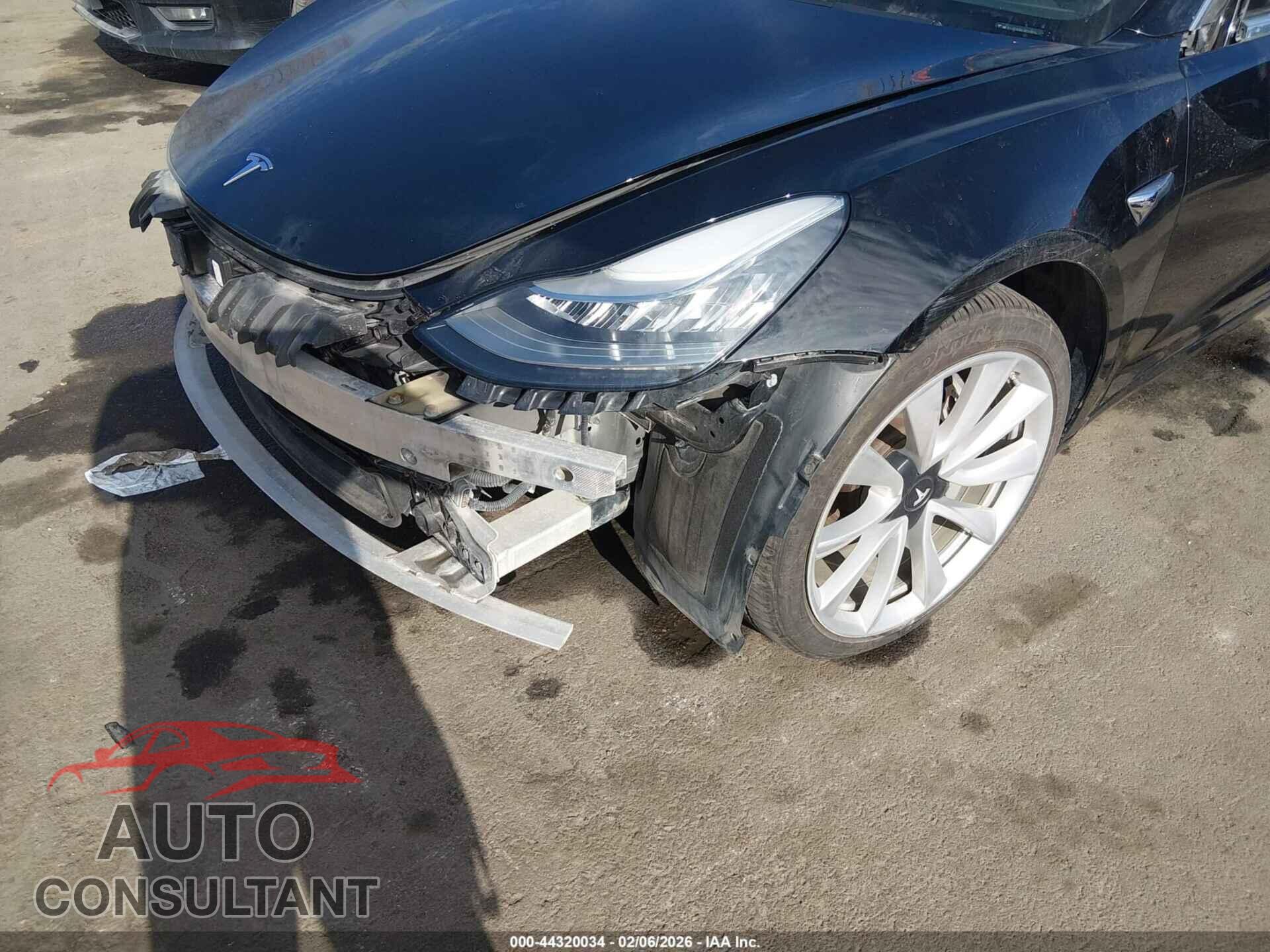 TESLA MODEL 3 2018 - 5YJ3E1EBXJF120924