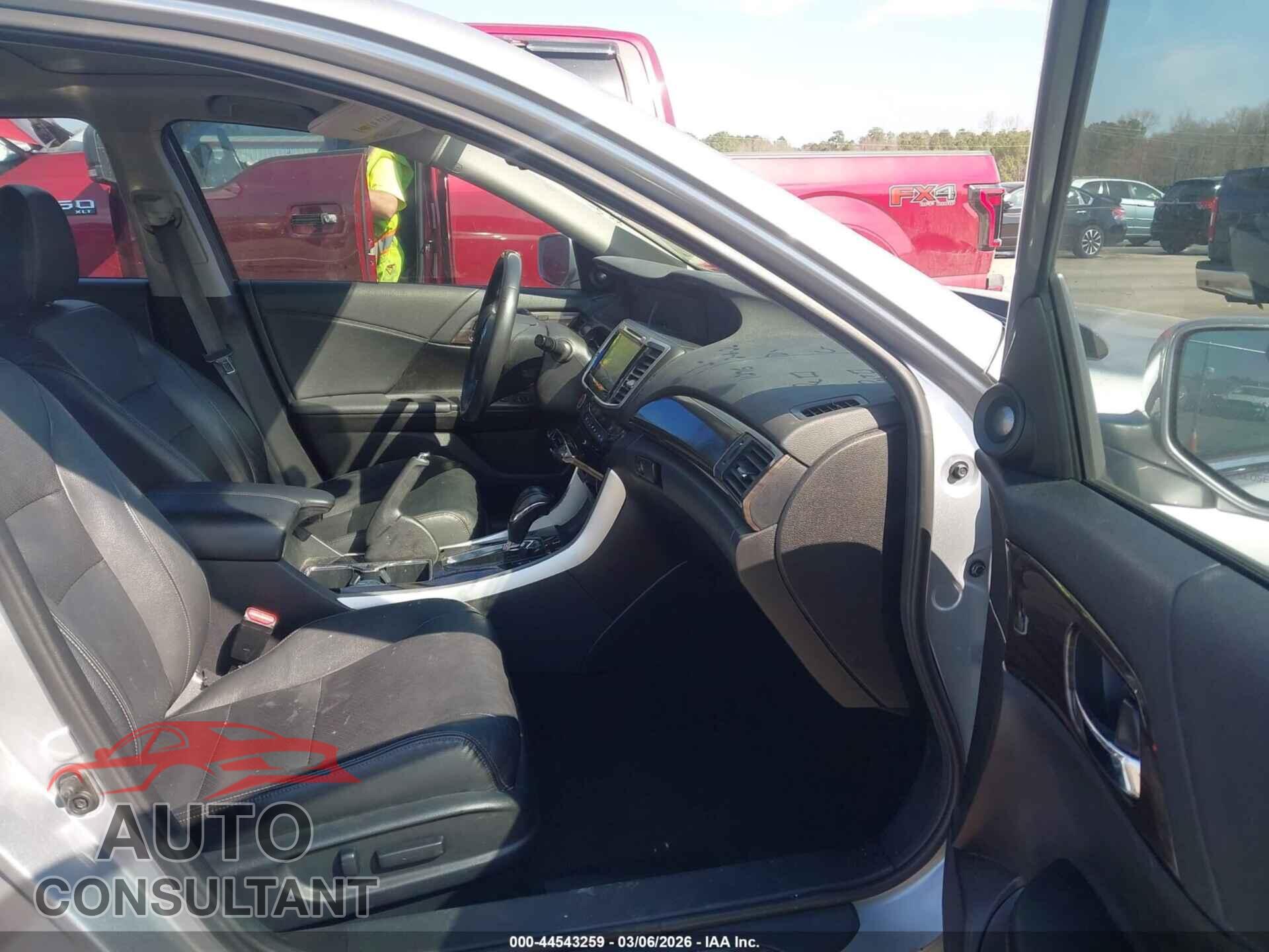 HONDA ACCORD 2017 - 1HGCR3F96HA024059
