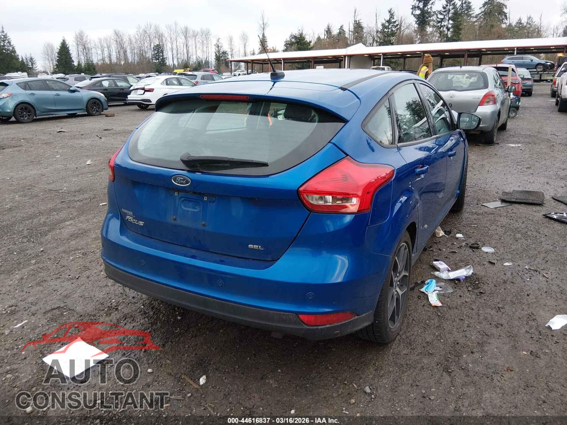 FORD FOCUS 2018 - 1FADP3M29JL241510