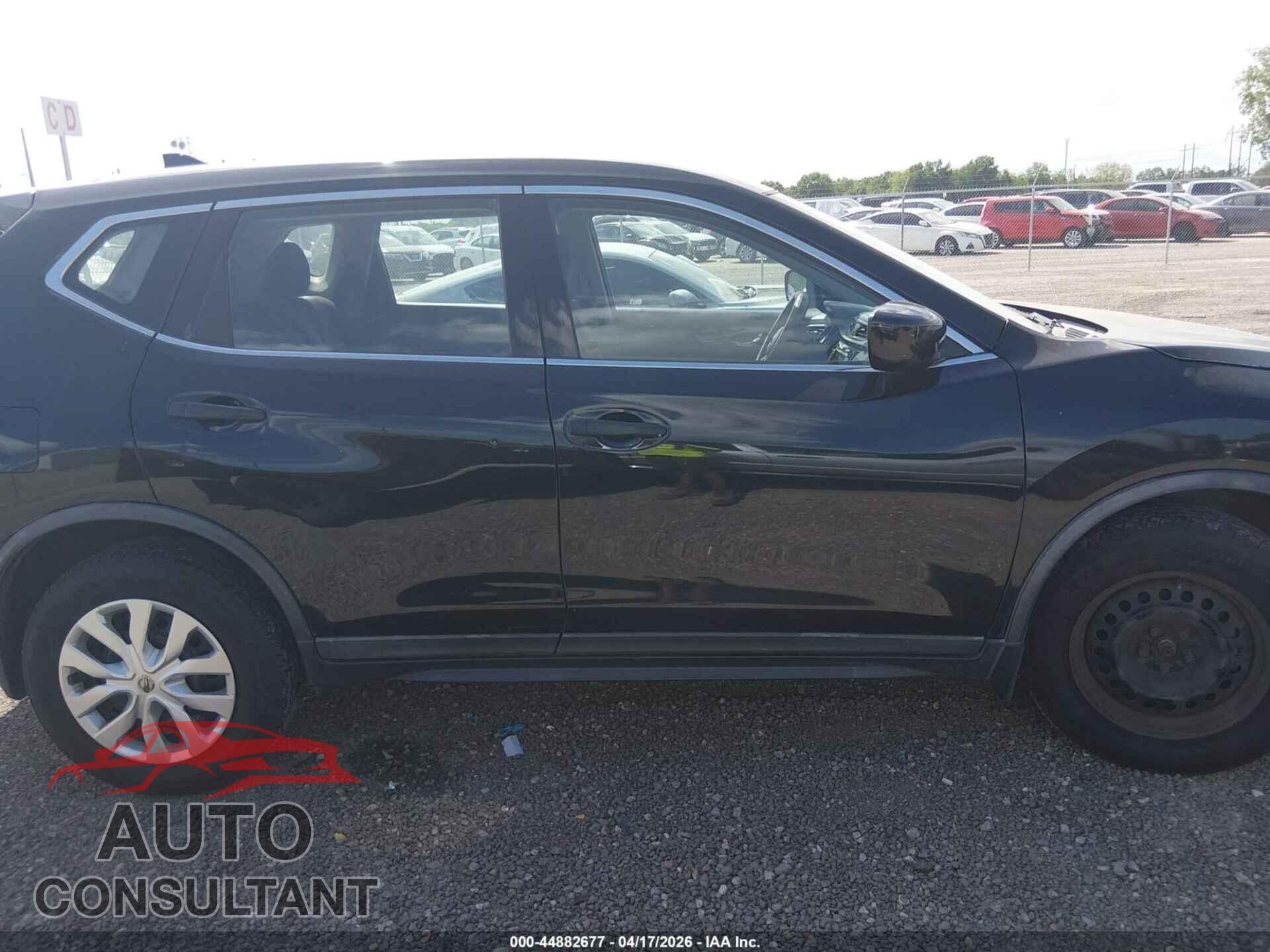 NISSAN ROGUE 2018 - KNMAT2MV1JP567145
