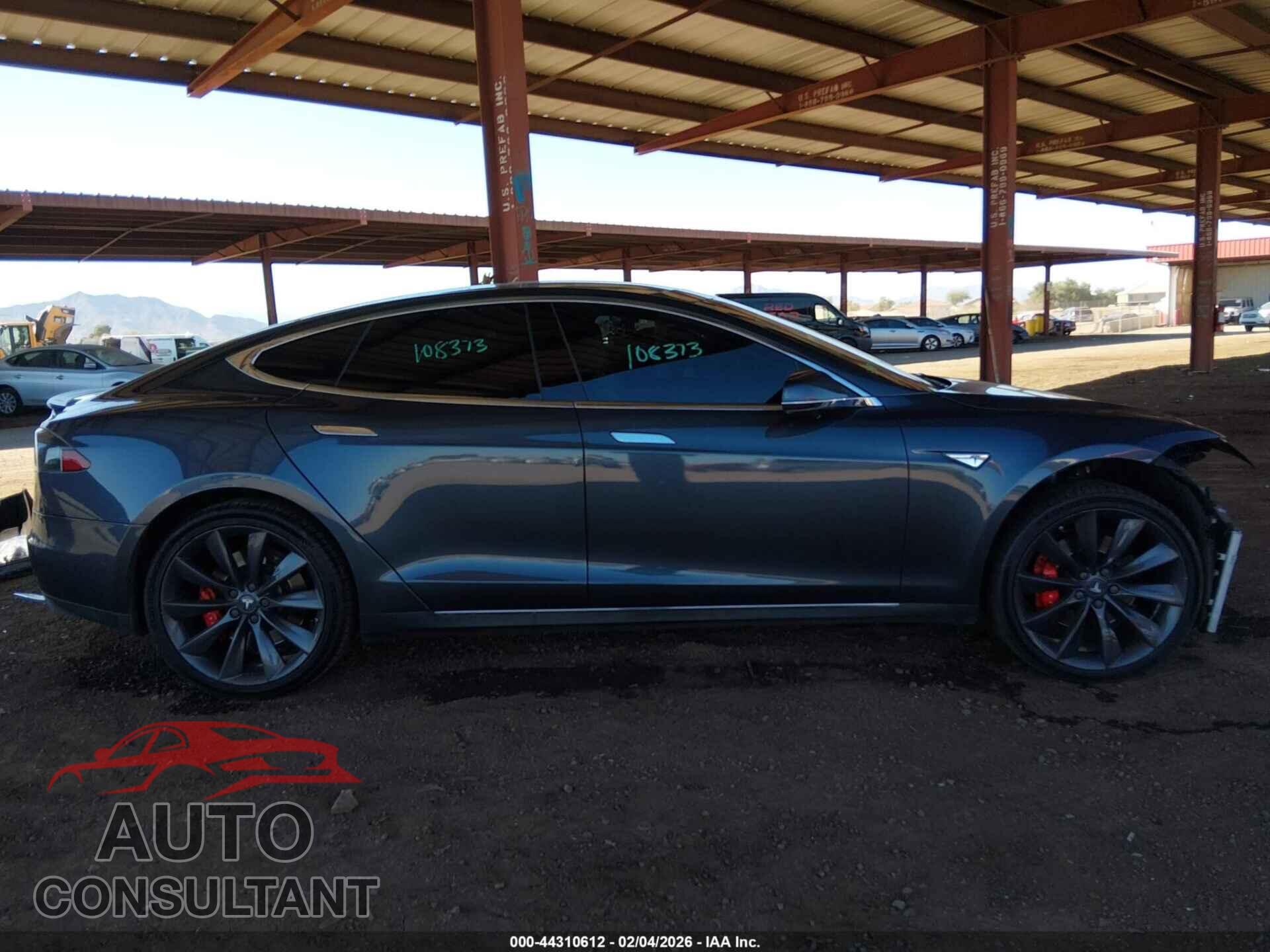 TESLA MODEL S 2015 - 5YJSA1E45FF108373