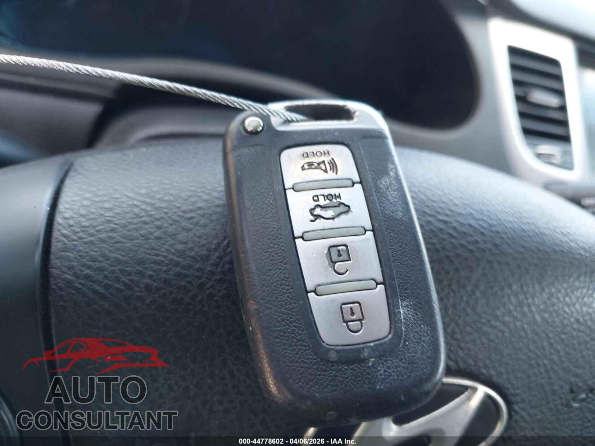 HYUNDAI GENESIS 2012 - KMHGC4DD9CU194787