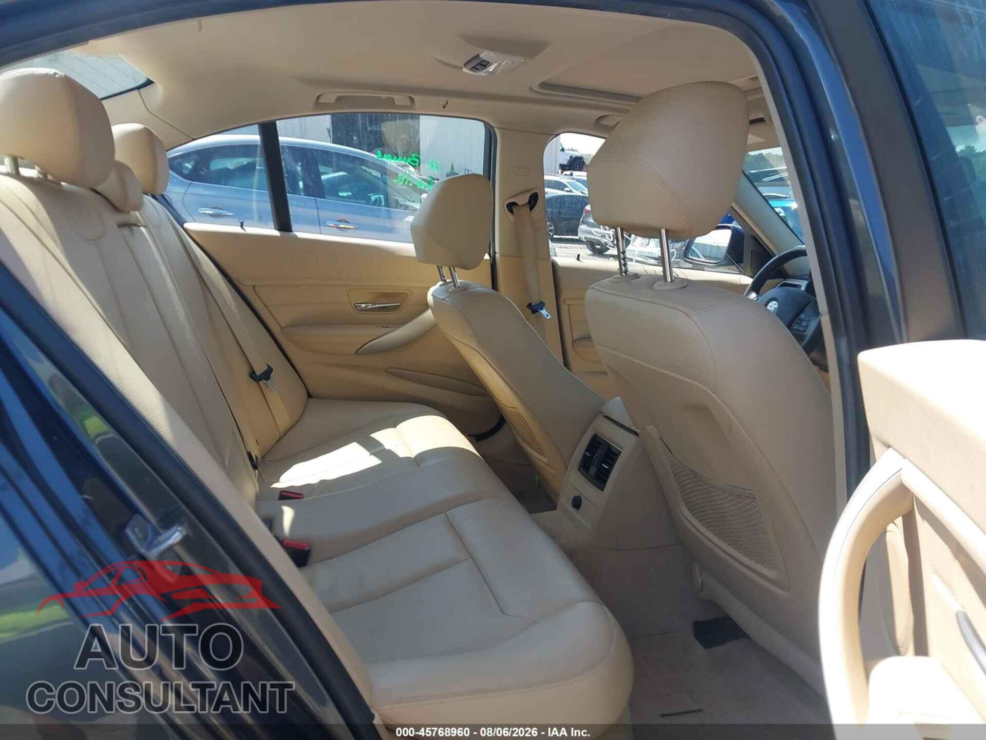 BMW 320I 2016 - WBA8E5G51GNU21464