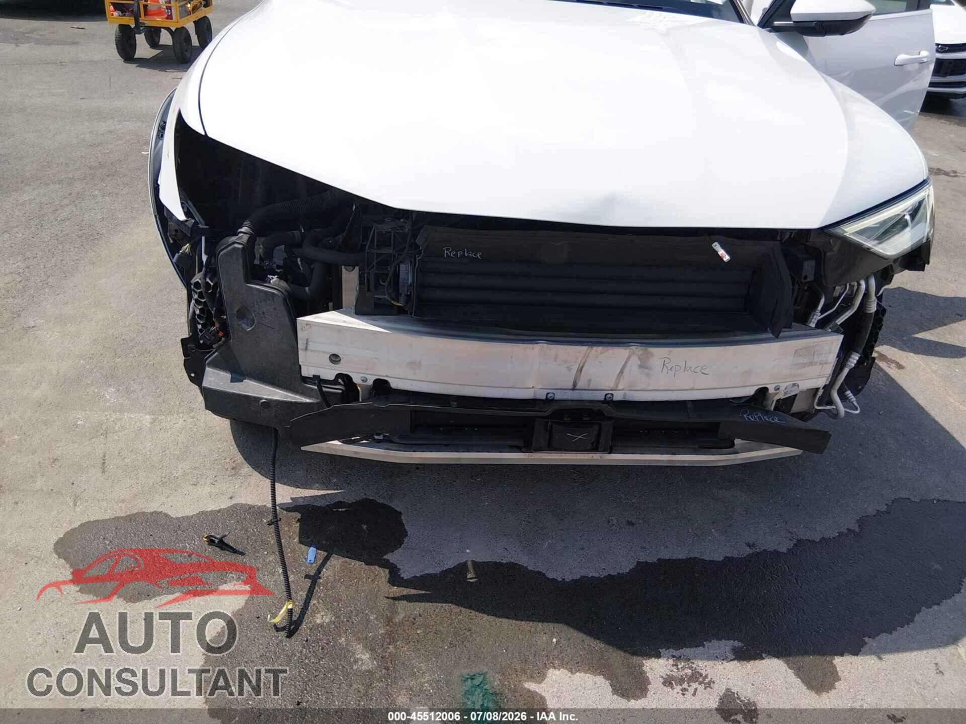 AUDI E-TRON 2019 - WA1LAAGE2KB011276