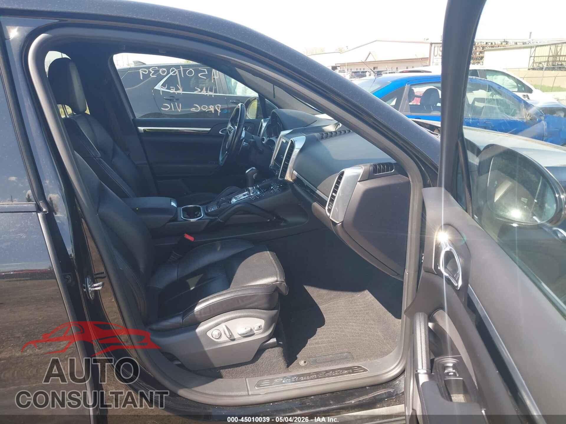 PORSCHE CAYENNE 2017 - WP1AA2A20HKA81576
