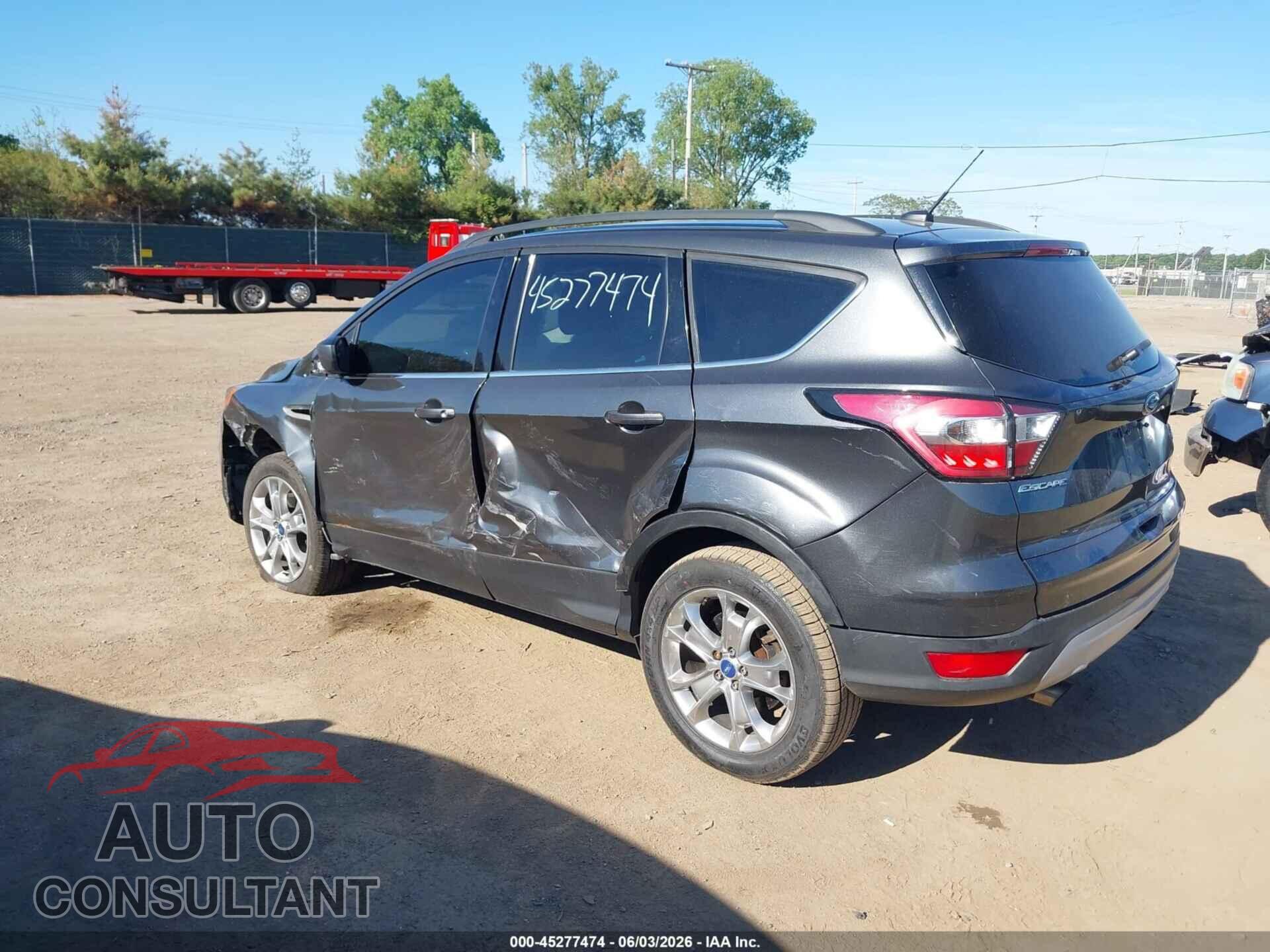 FORD ESCAPE 2017 - 1FMCU9GD8HUE31667