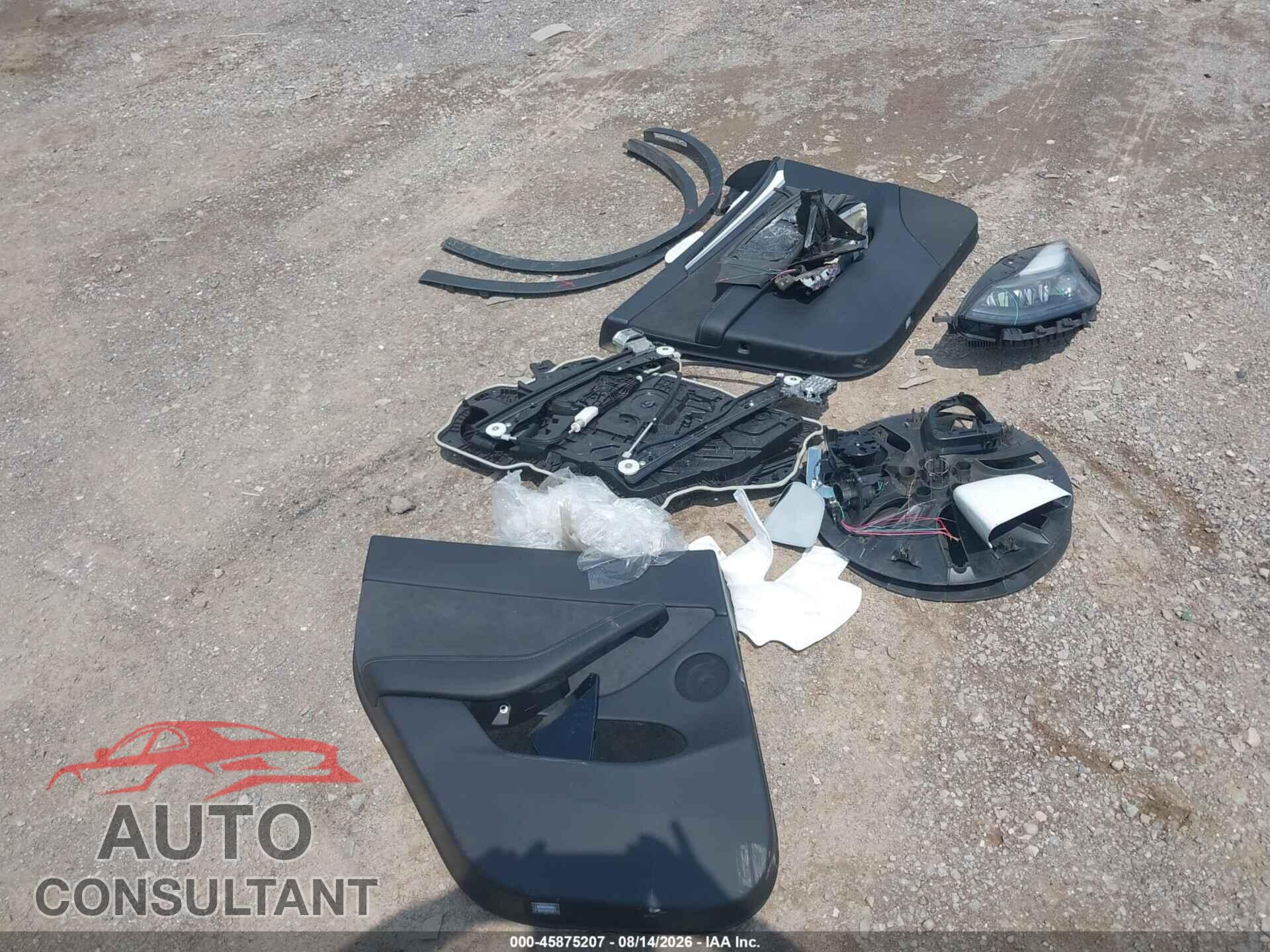 TESLA MODEL Y 2024 - 7SAYGDEE6RA270598