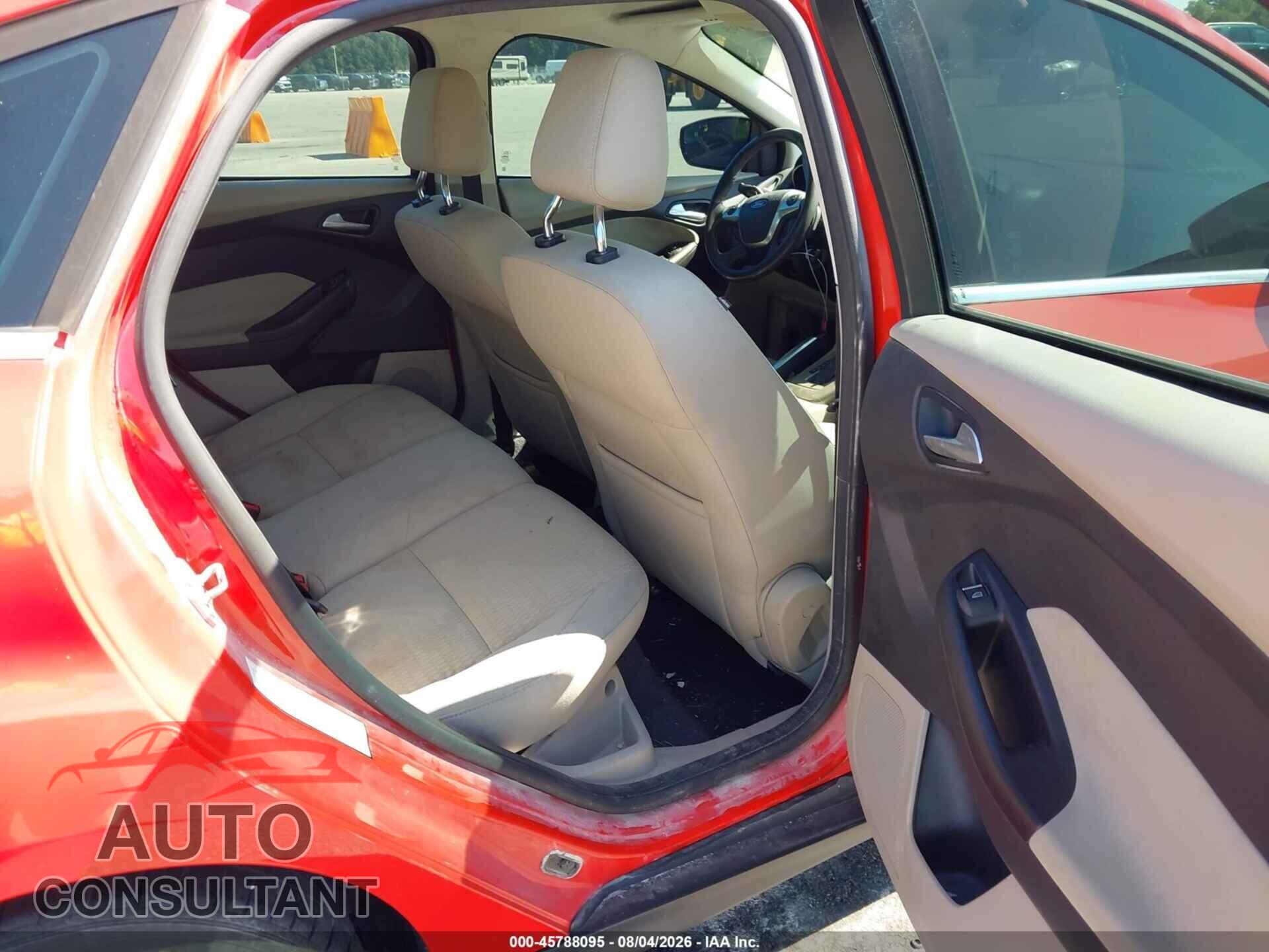 FORD FOCUS 2012 - 1FAHP3H27CL363121