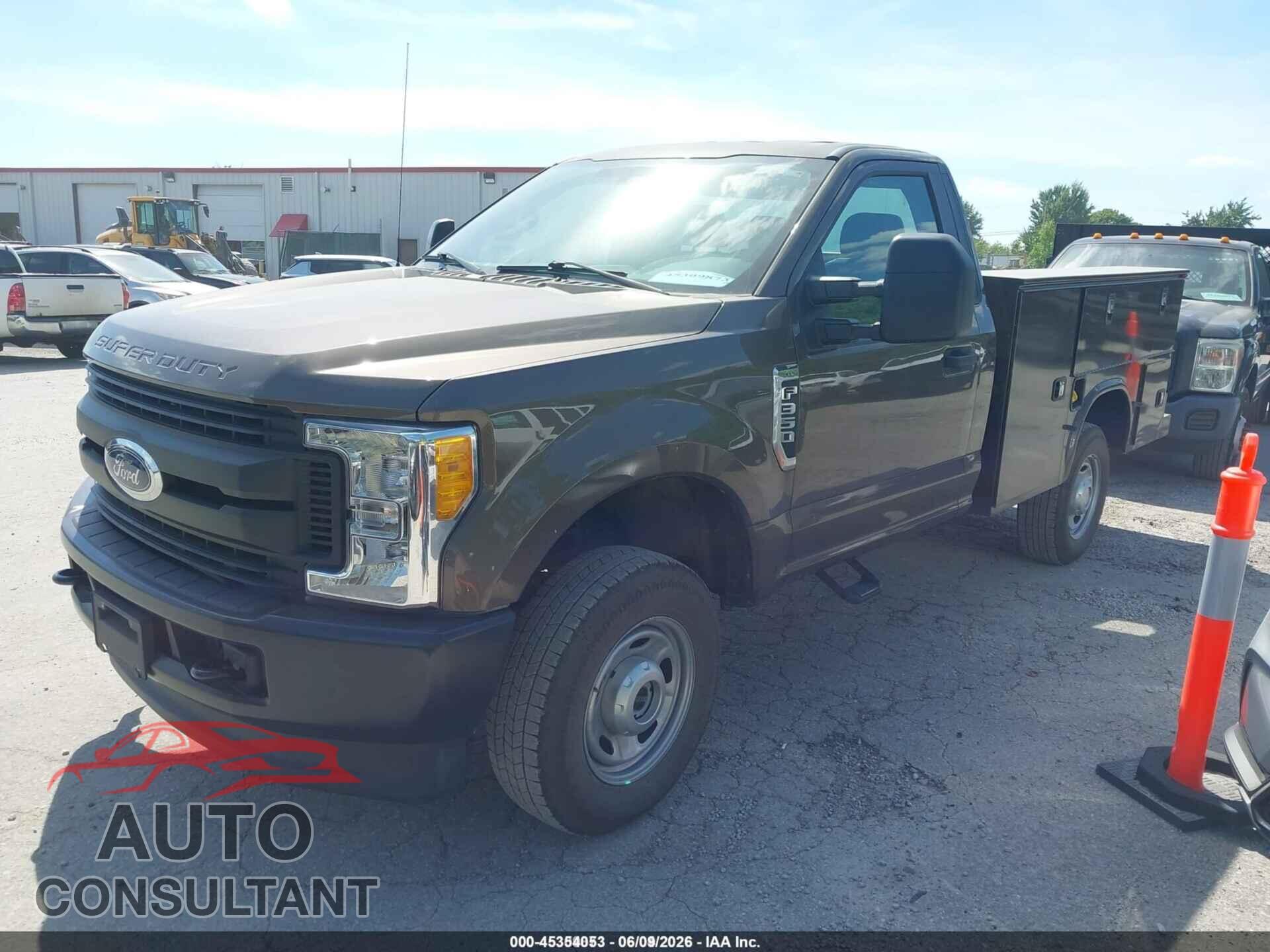 FORD F-350 2017 - 1FDRF3B60HEE09845