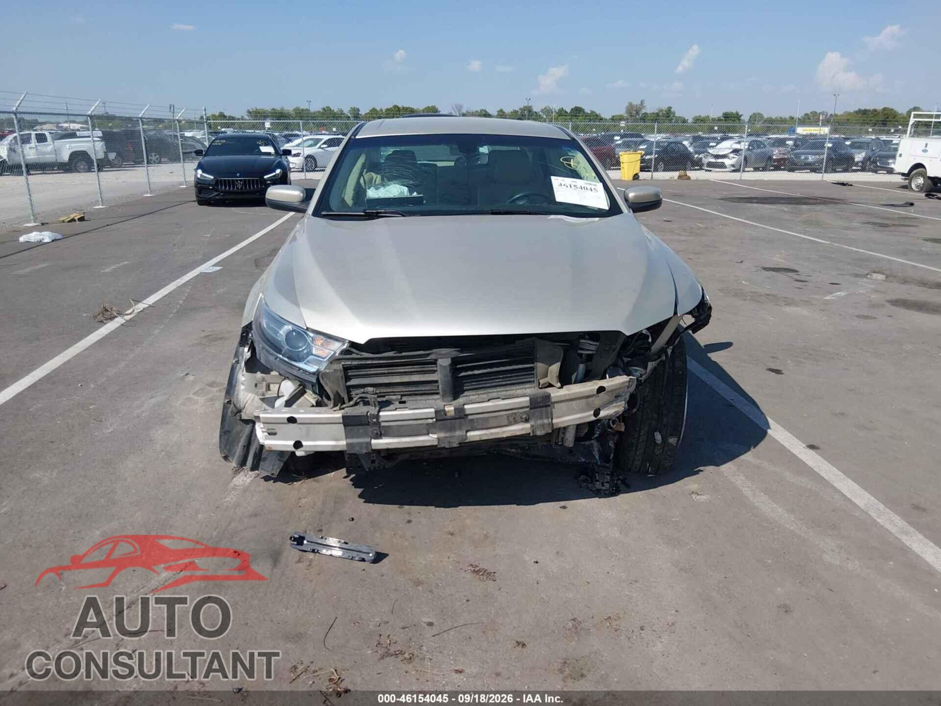 FORD TAURUS 2017 - 1FAHP2E84HG136892