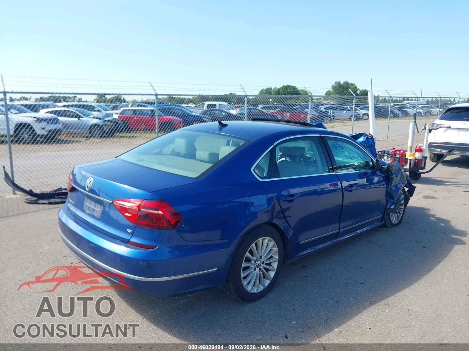 VOLKSWAGEN PASSAT 2017 - 1VWBT7A32HC050357