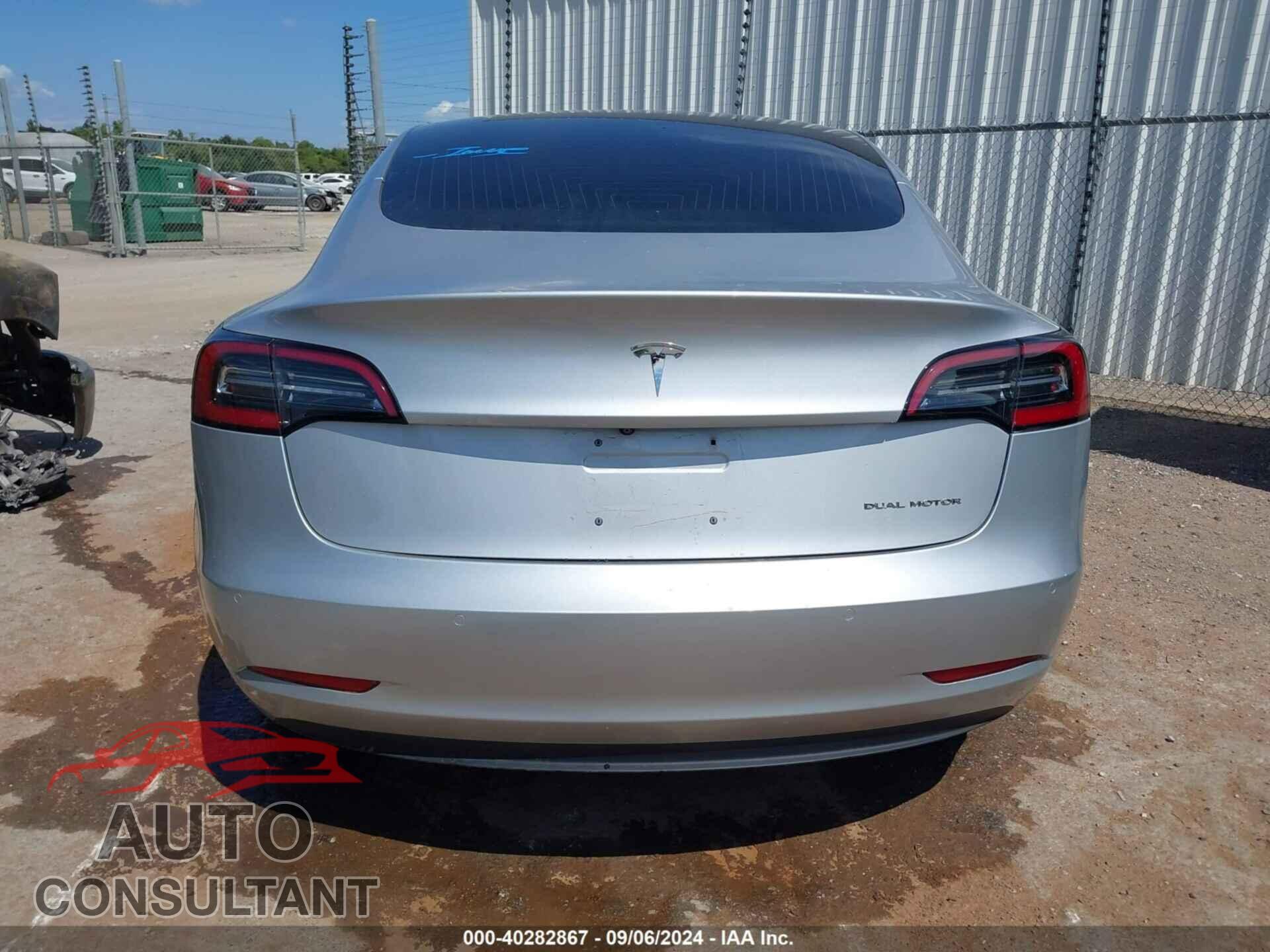 TESLA MODEL 3 2018 - 5YJ3E1EB7JF100579