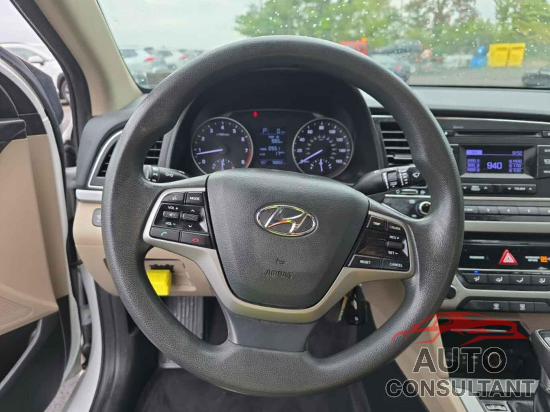 HYUNDAI ELANTRA 2018 - 5NPD74LF9JH341700