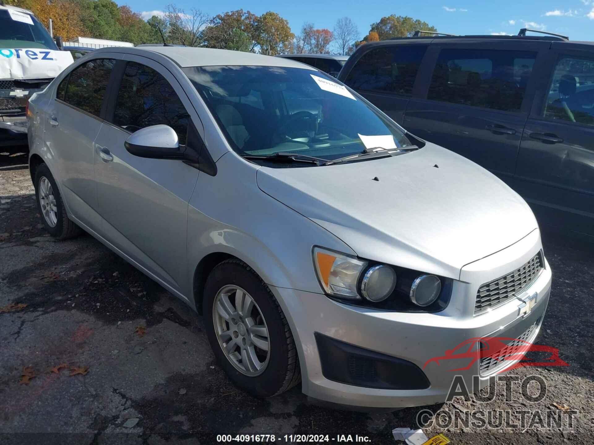 CHEVROLET SONIC 2013 - 1G1JC5SH1D4162772