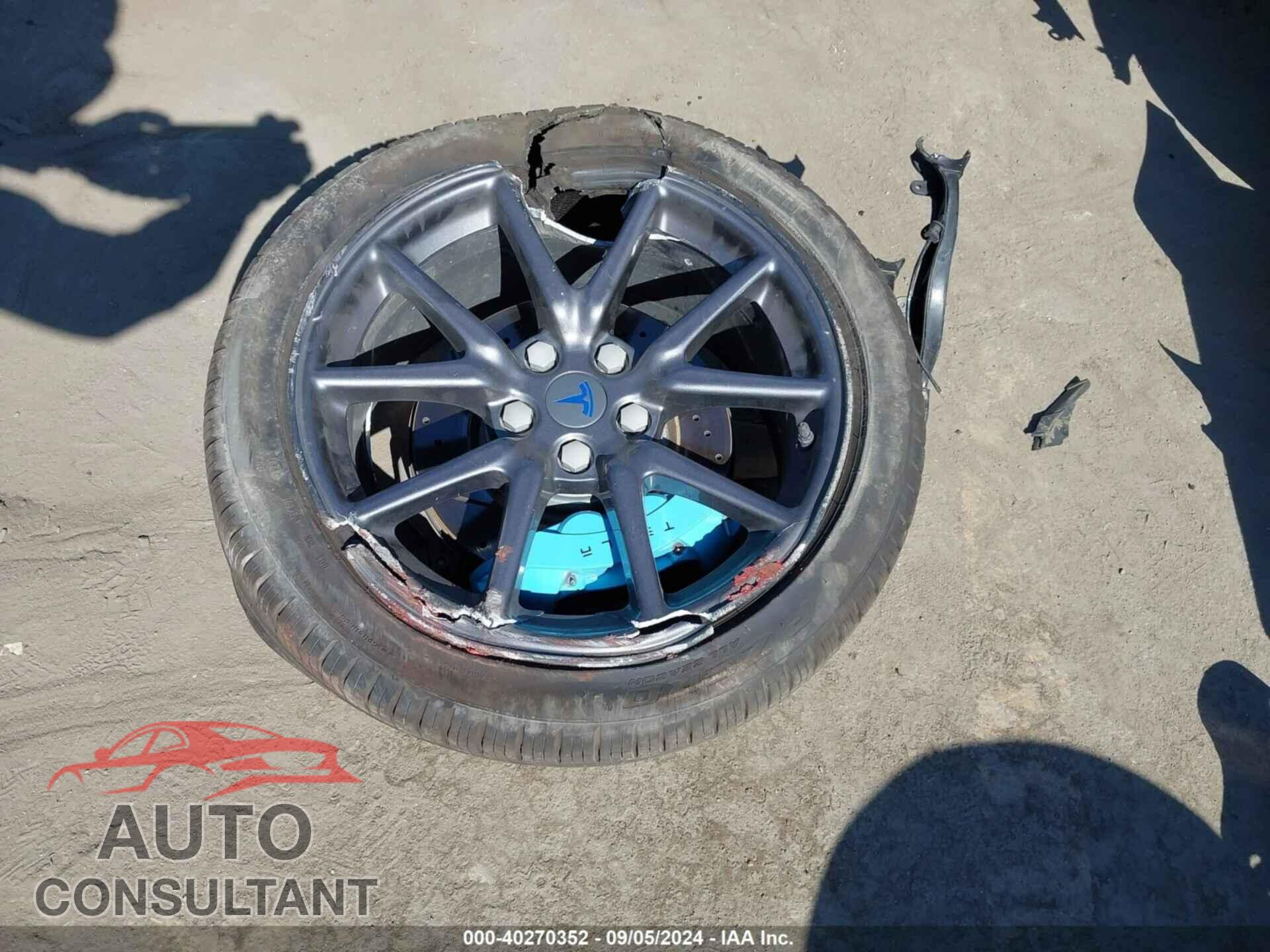 TESLA MODEL 3 2018 - 5YJ3E1EA5JF172047