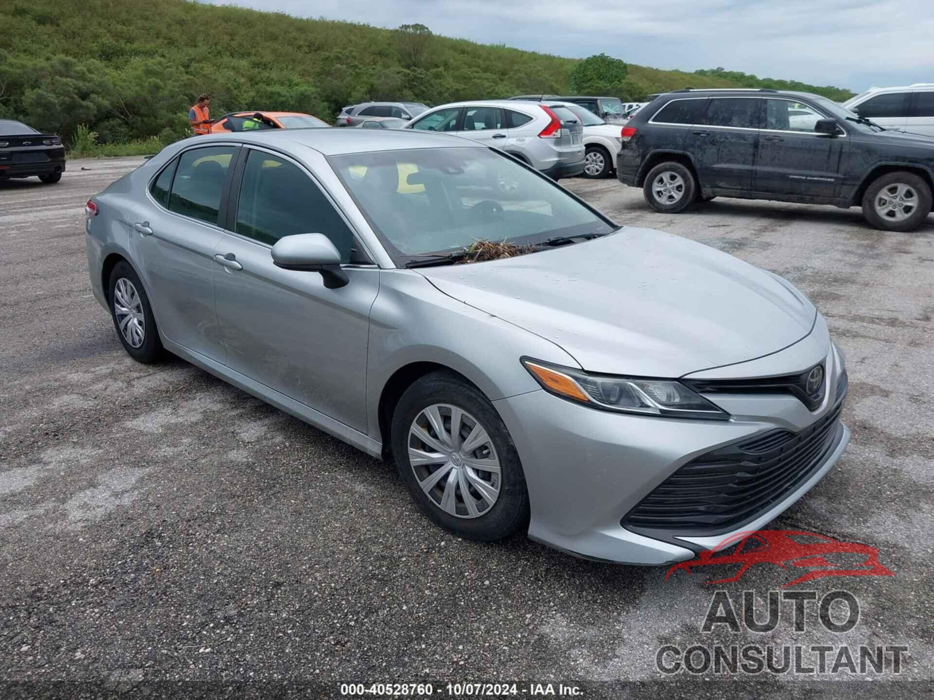TOYOTA CAMRY 2018 - 4T1B11HK7JU537908