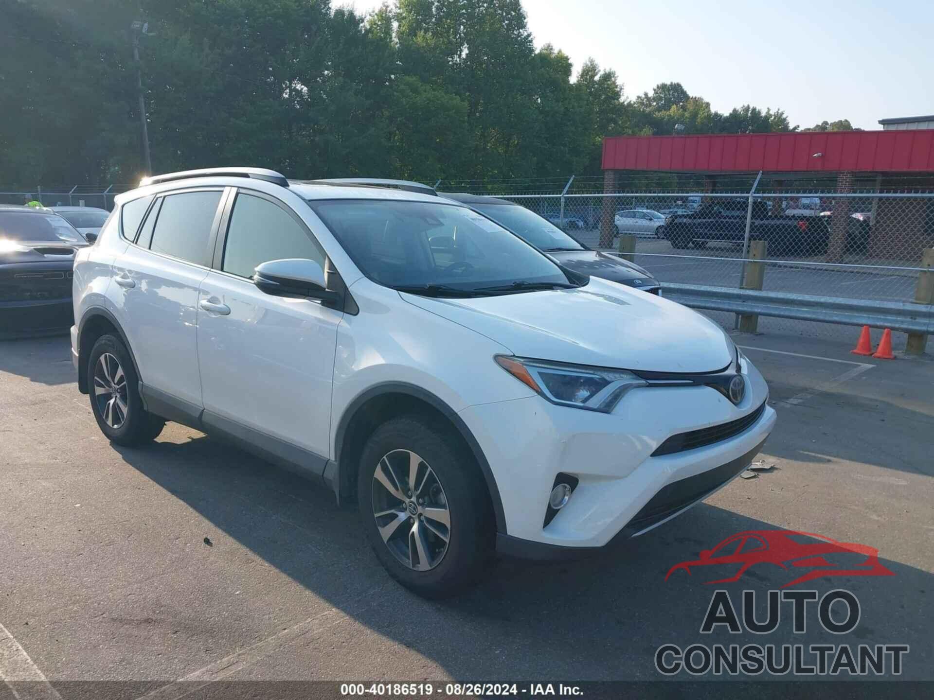 TOYOTA RAV4 2017 - JTMWFREV8HJ135931