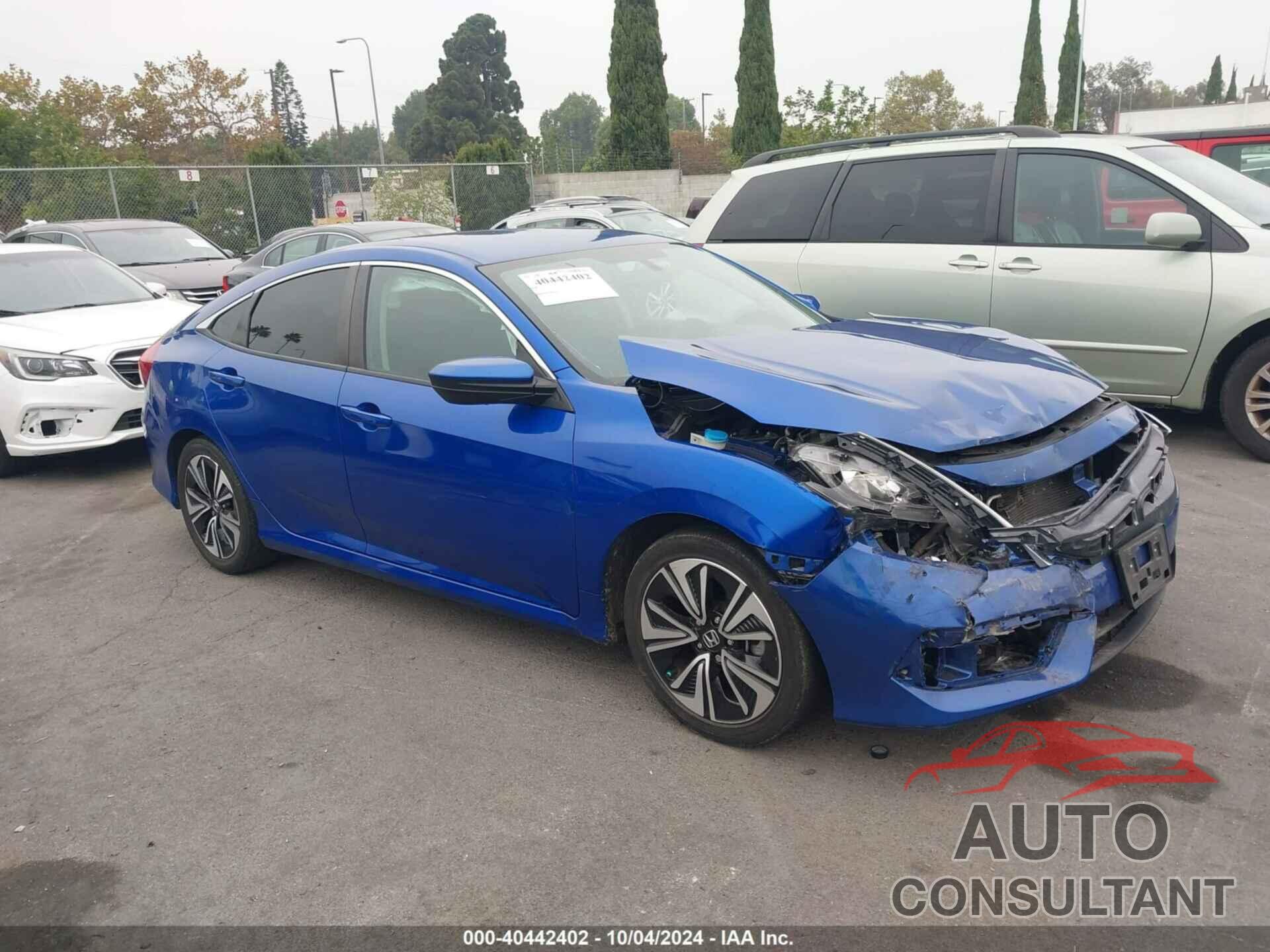 HONDA CIVIC 2018 - 2HGFC2F58JH557074