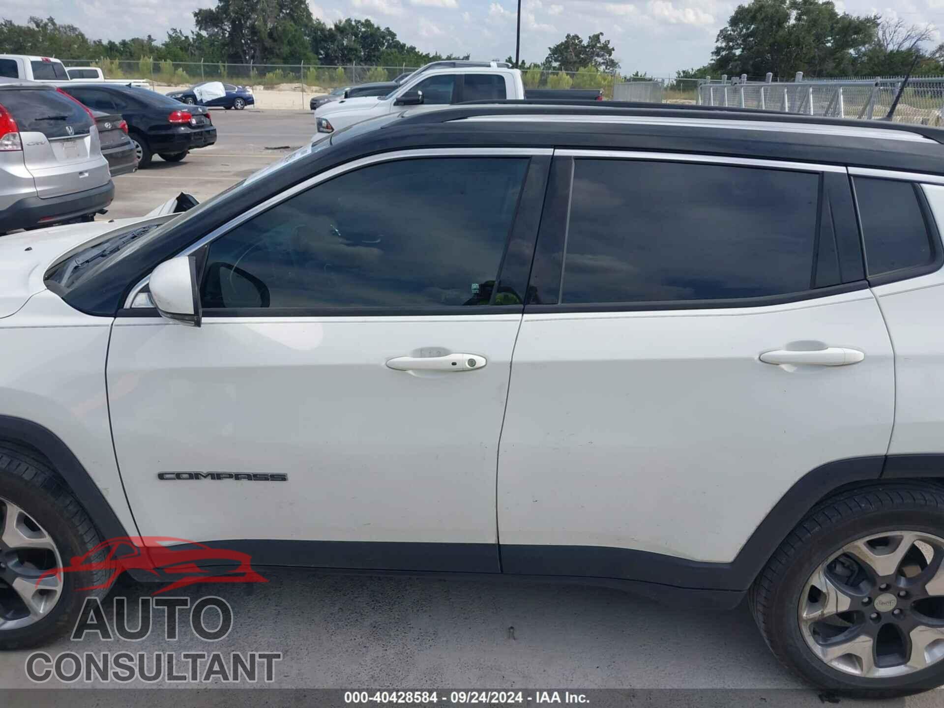 JEEP COMPASS 2018 - 3C4NJCCB6JT181515