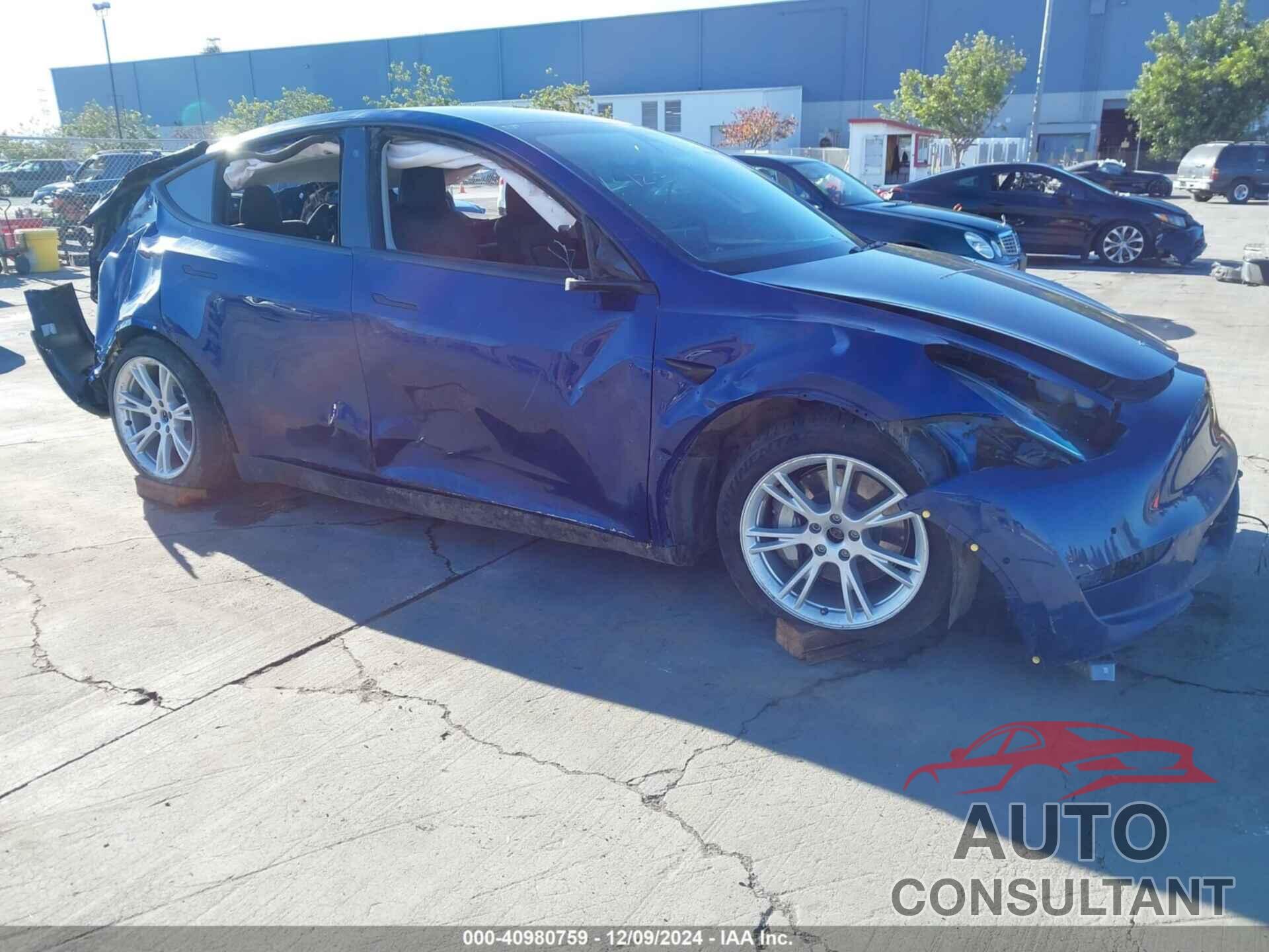 TESLA MODEL Y 2020 - 5YJYGDEF6LF005843