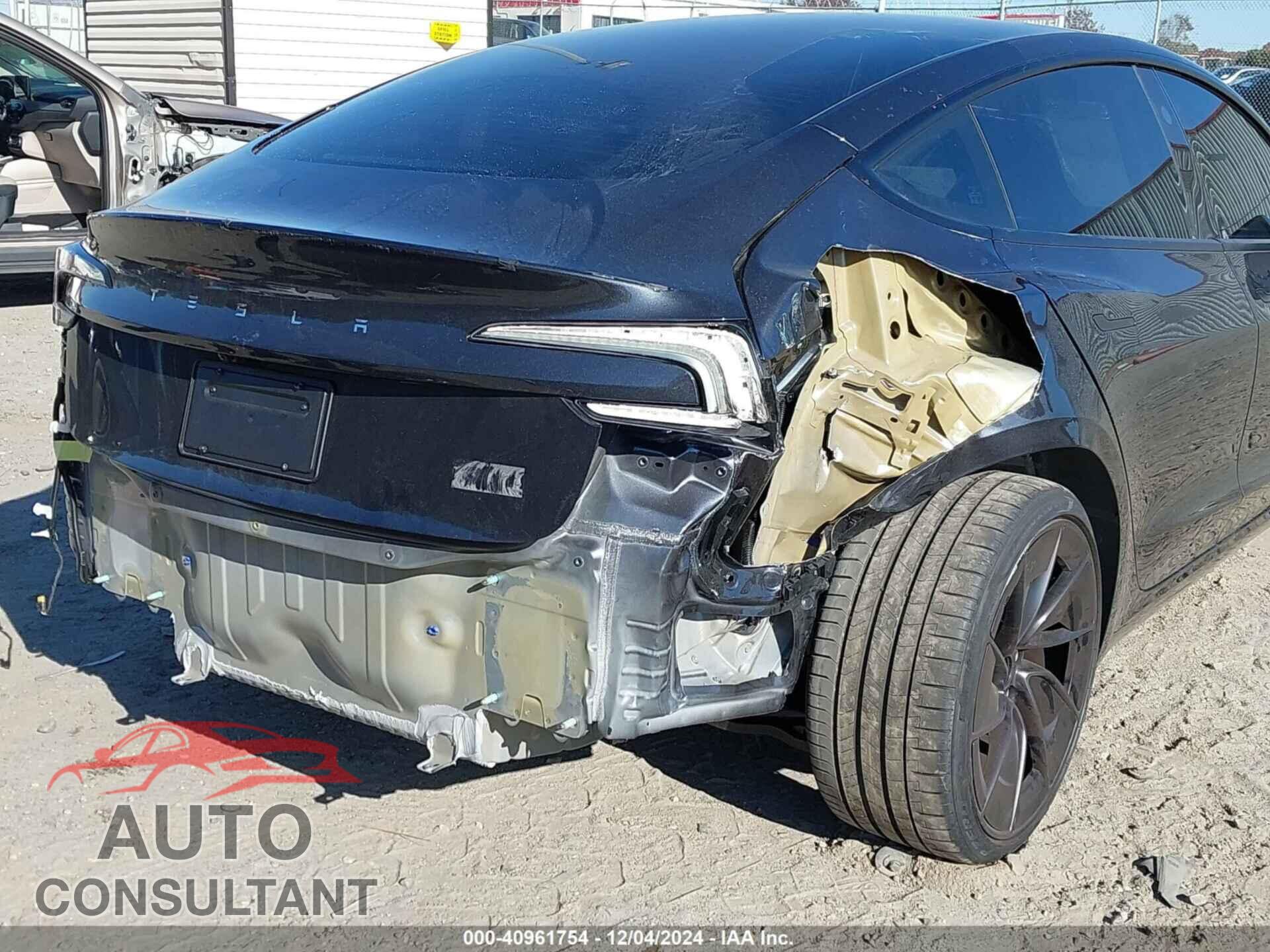 TESLA MODEL 3 2024 - 5YJ3E1ET2RF822708