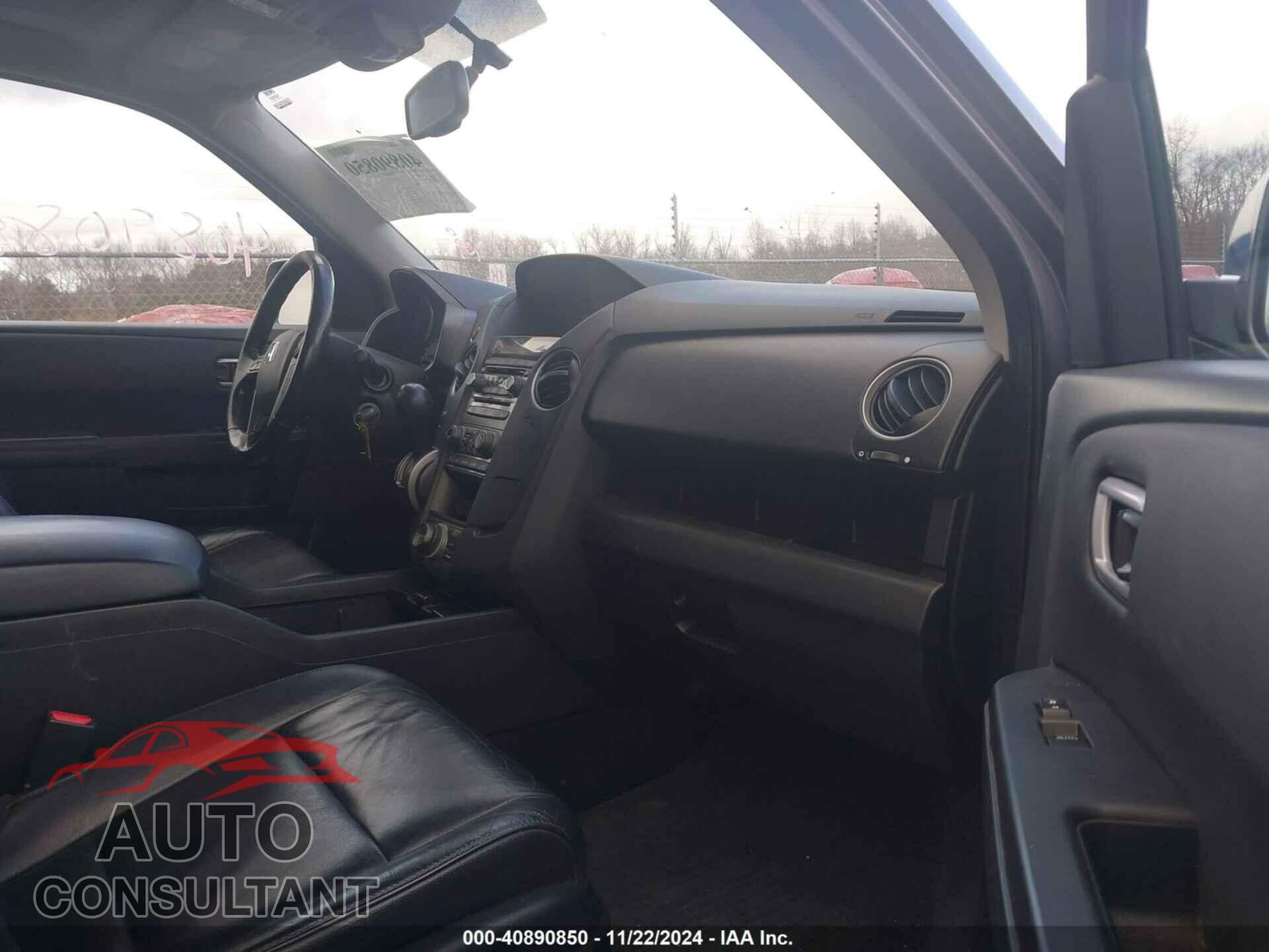 HONDA PILOT 2015 - 5FNYF4H93FB022385