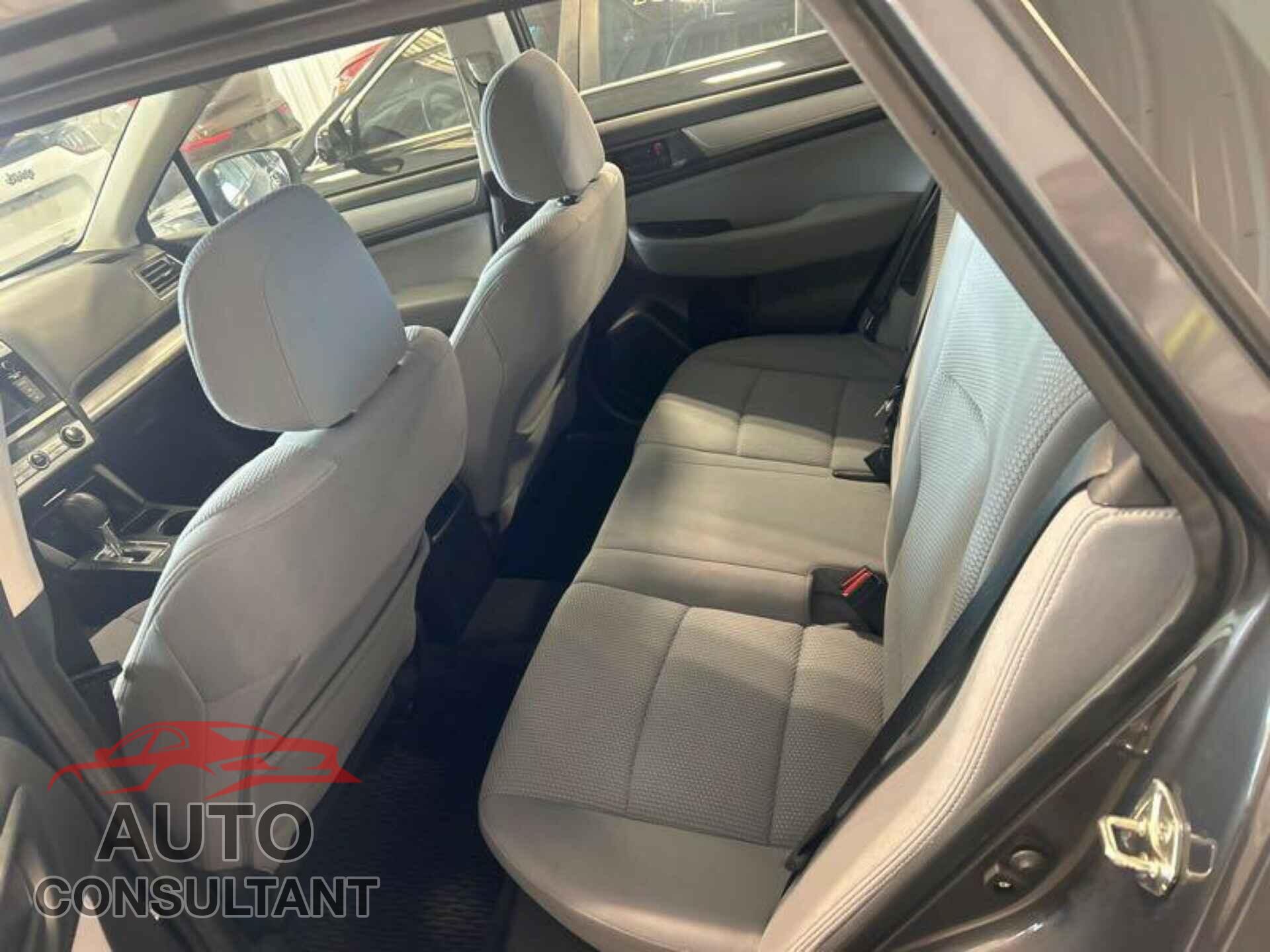 SUBARU OUTBACK 2019 - 4S4BSABC7K3311082