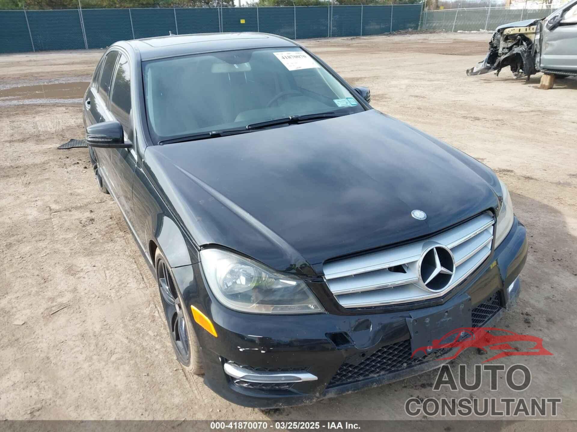 MERCEDES-BENZ C 300 2013 - WDDGF8AB9DR283467